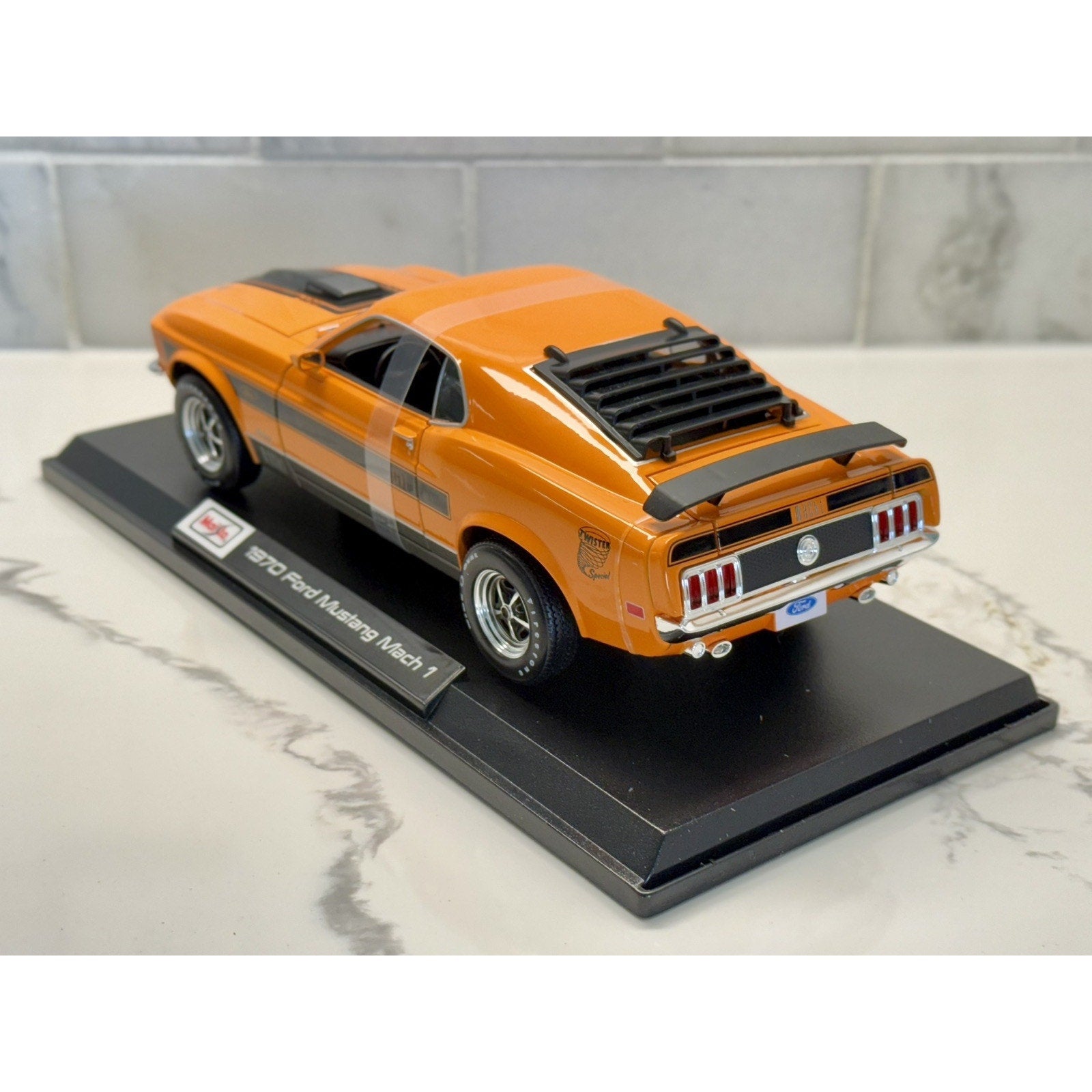 Maisto 1970 Ford Mustang Mach-1 Orange 1/18 Scale Diecast Model Car | New - Product Image