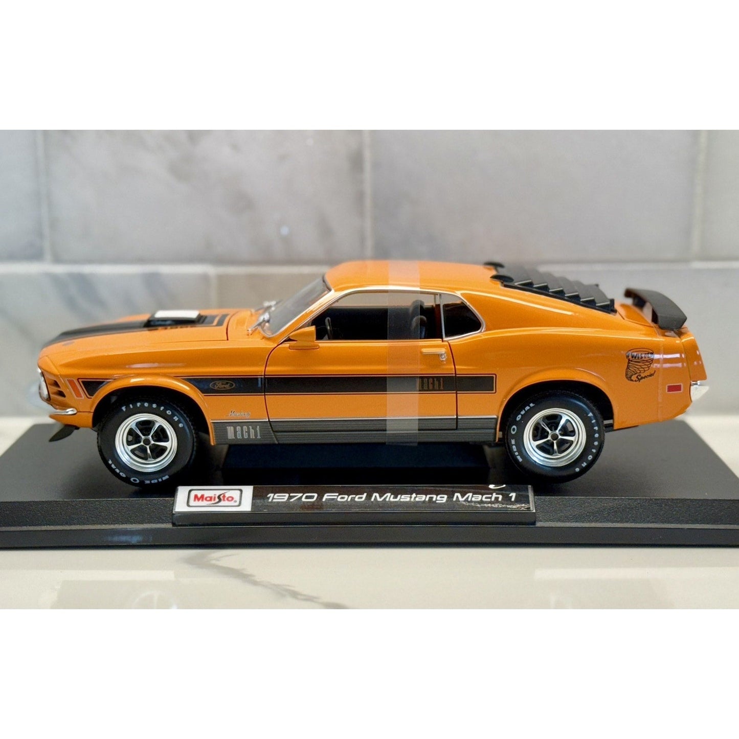 Maisto 1970 Ford Mustang Mach-1 Orange 1/18 Scale Diecast Model Car | New - Product Image