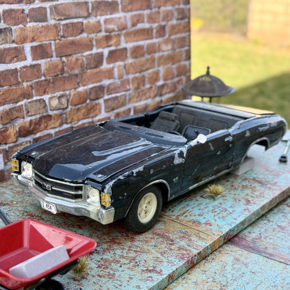 Maisto 1971 Chevy Chevelle SS Open Top Black 1/18 Scale Diecast Model Car | Diorama Parts Car - Product Image