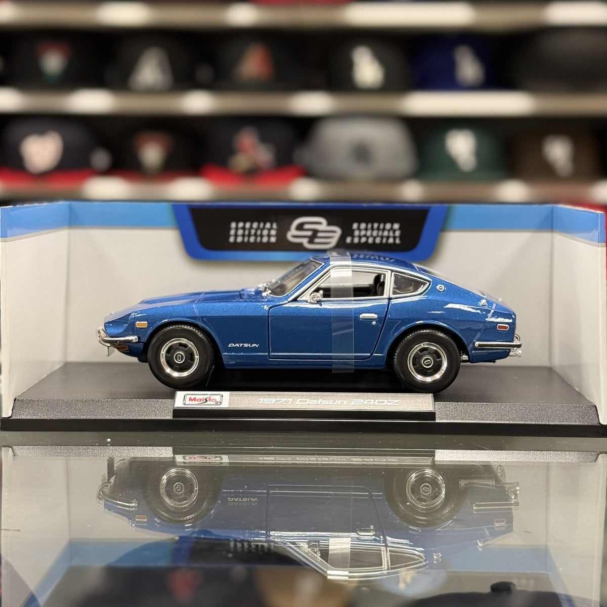 Maisto 1:18 1971 Datsun 240Z Metallic Blue Special Edition Diecast Model Car | New - Product Image