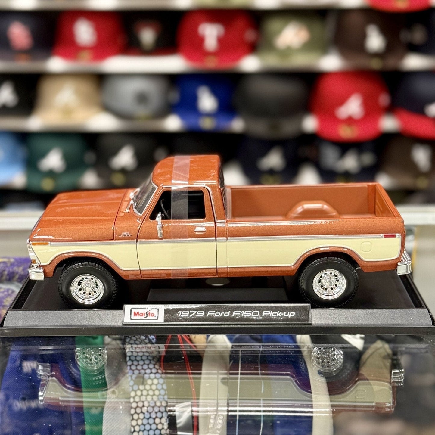 Maisto 1979 Ford F150 Pick-Up Truck Tan w/ Beige 1/18 Scale Diecast Model Car | New - Product Image