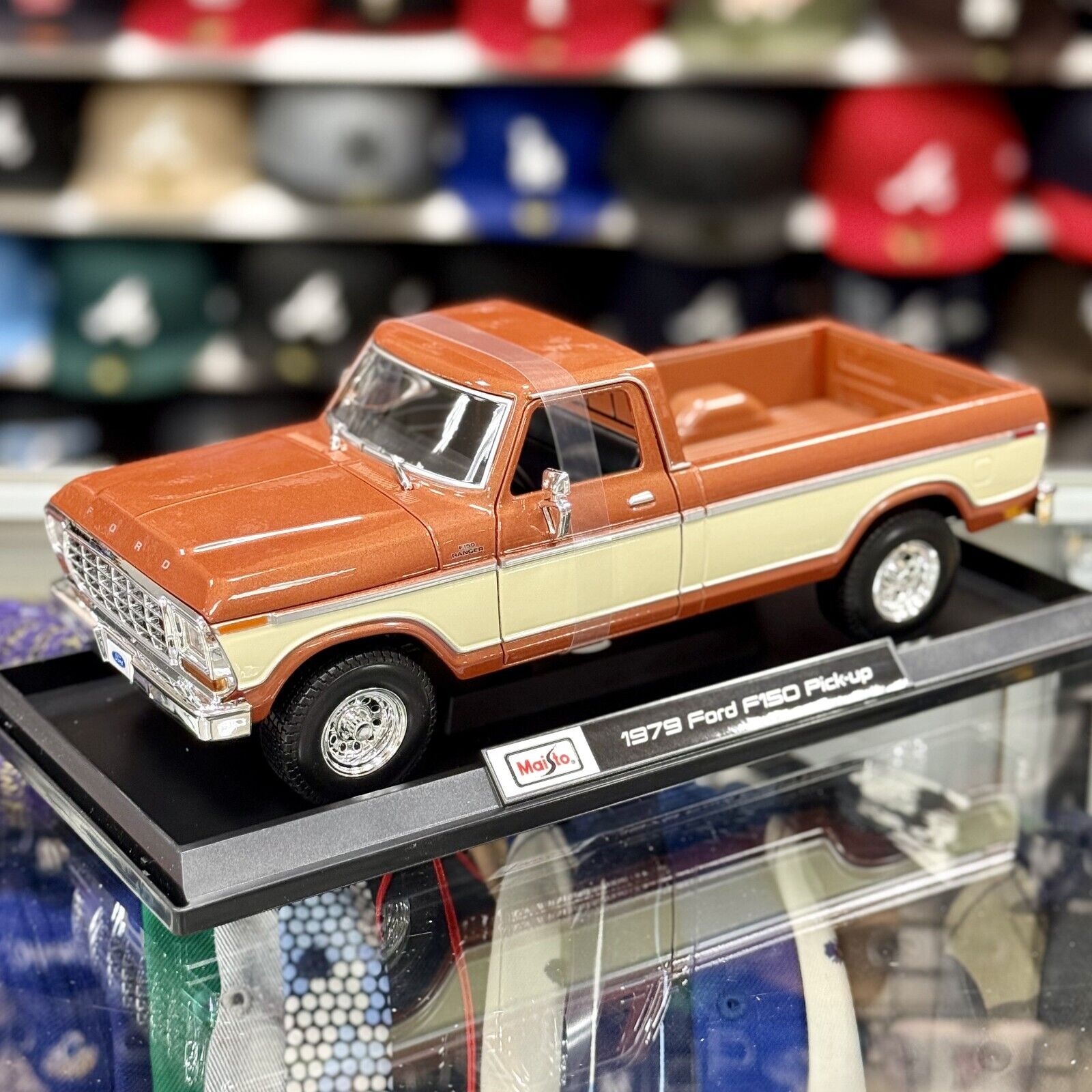 Maisto 1979 Ford F150 Pick-Up Truck Tan w/ Beige 1/18 Scale Diecast Model Car | New - Product Image