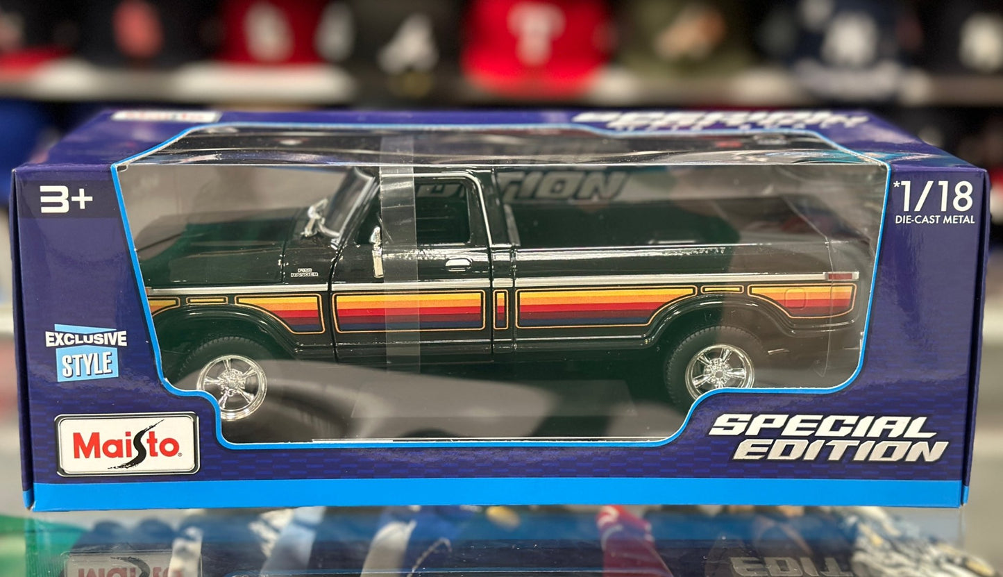 Maisto 1979 Ford F150 Pickup Truck 1/18 Scale Diecast Model Car | New - Product Image