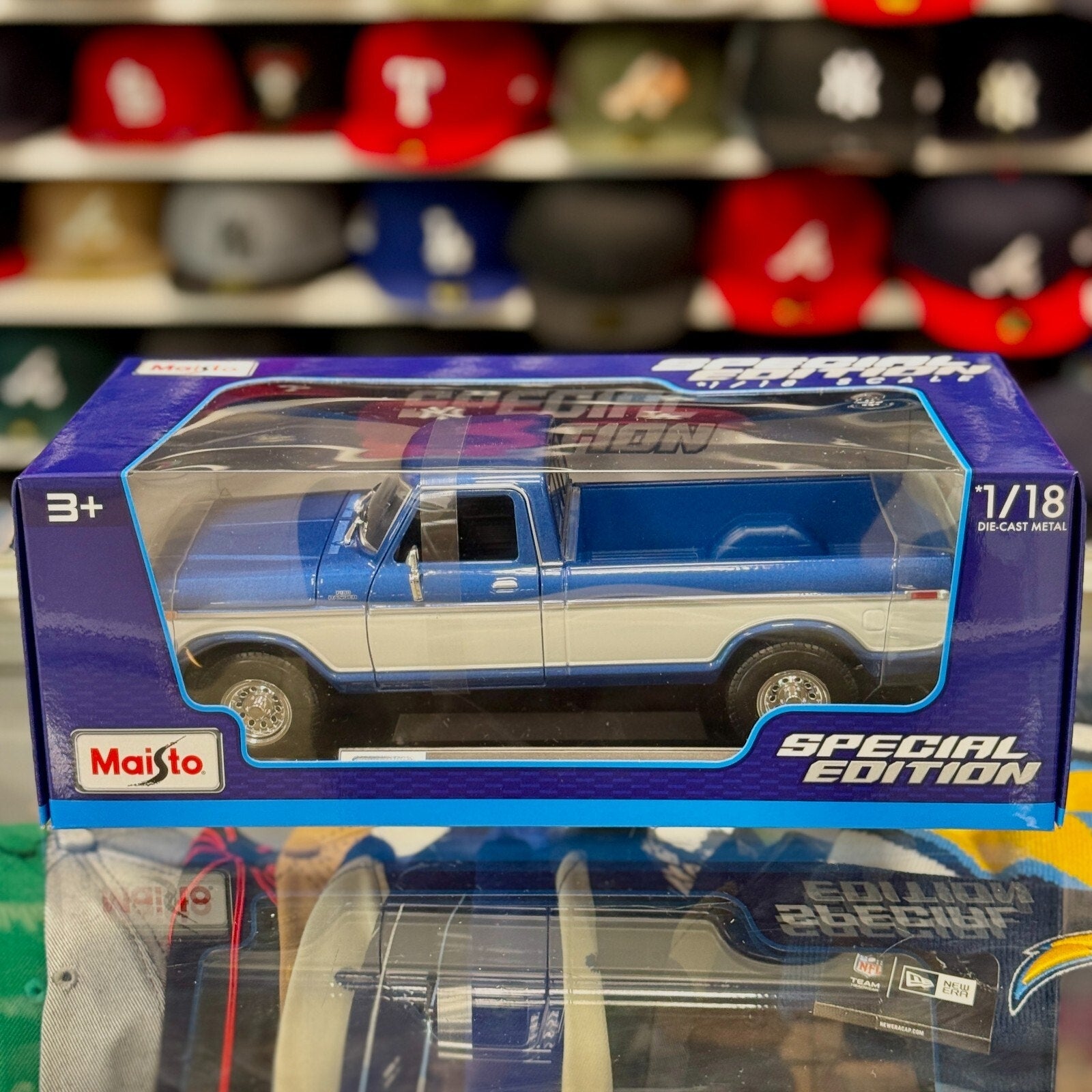 Maisto 1979 Ford F150 Ranger Blue w/ White 1/18 Scale Diecast Model Car | New - Product Image