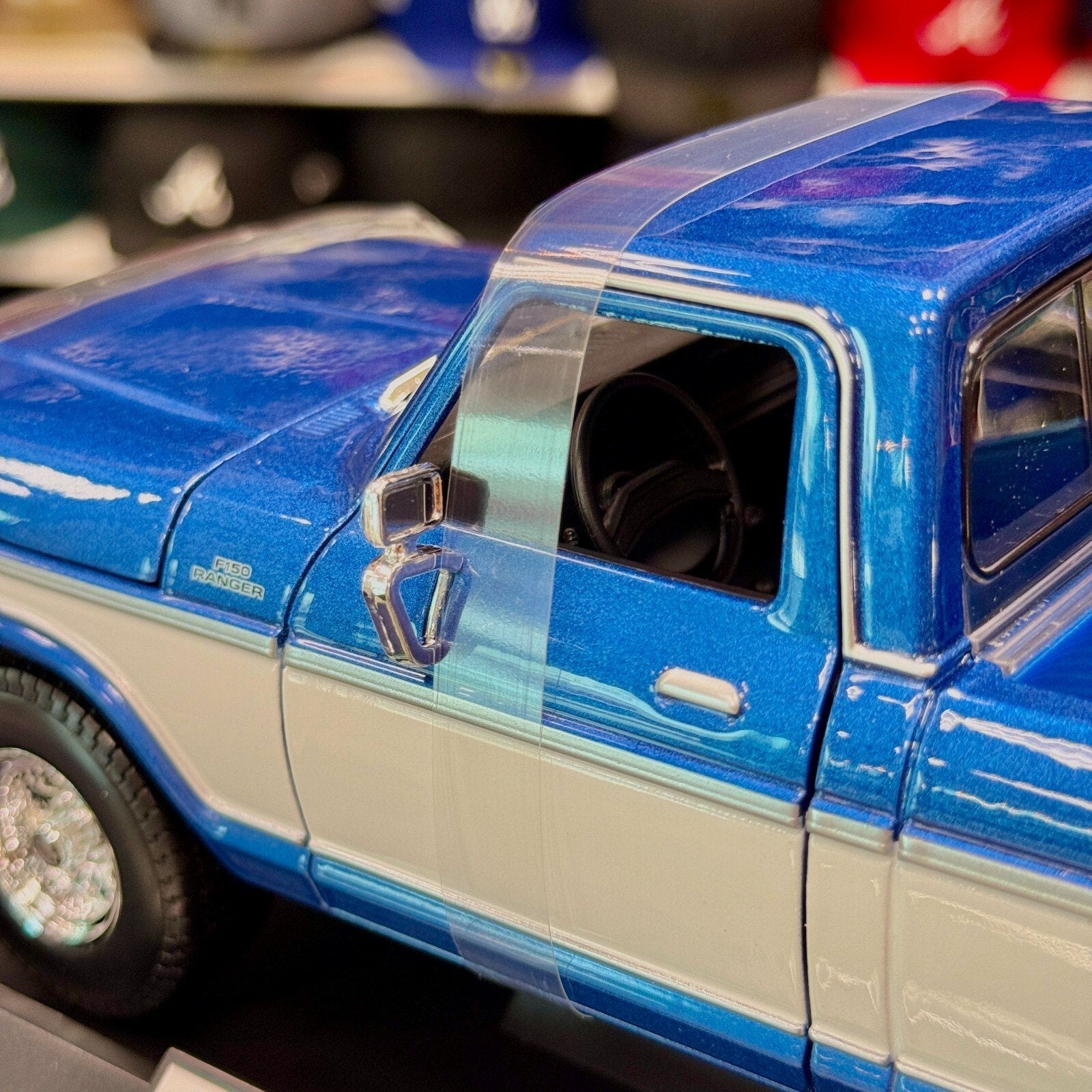 Maisto 1979 Ford F150 Ranger Blue w/ White 1/18 Scale Diecast Model Car | New - Product Image