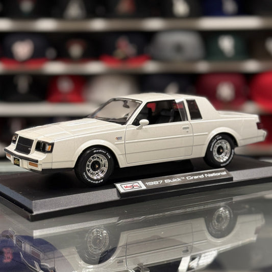 Maisto 1:18 1987 Buick Grand National Pearl White Diecast Model Car | New - Product Image