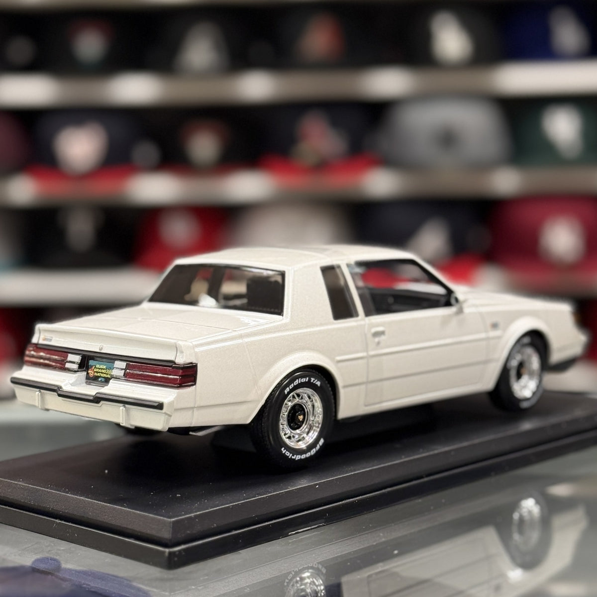 Maisto 1:18 1987 Buick Grand National Pearl White Diecast Model Car | New - Product Image