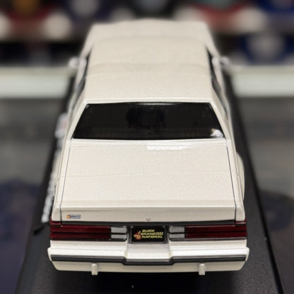 Maisto 1:18 1987 Buick Grand National Pearl White Diecast Model Car | New - Product Image