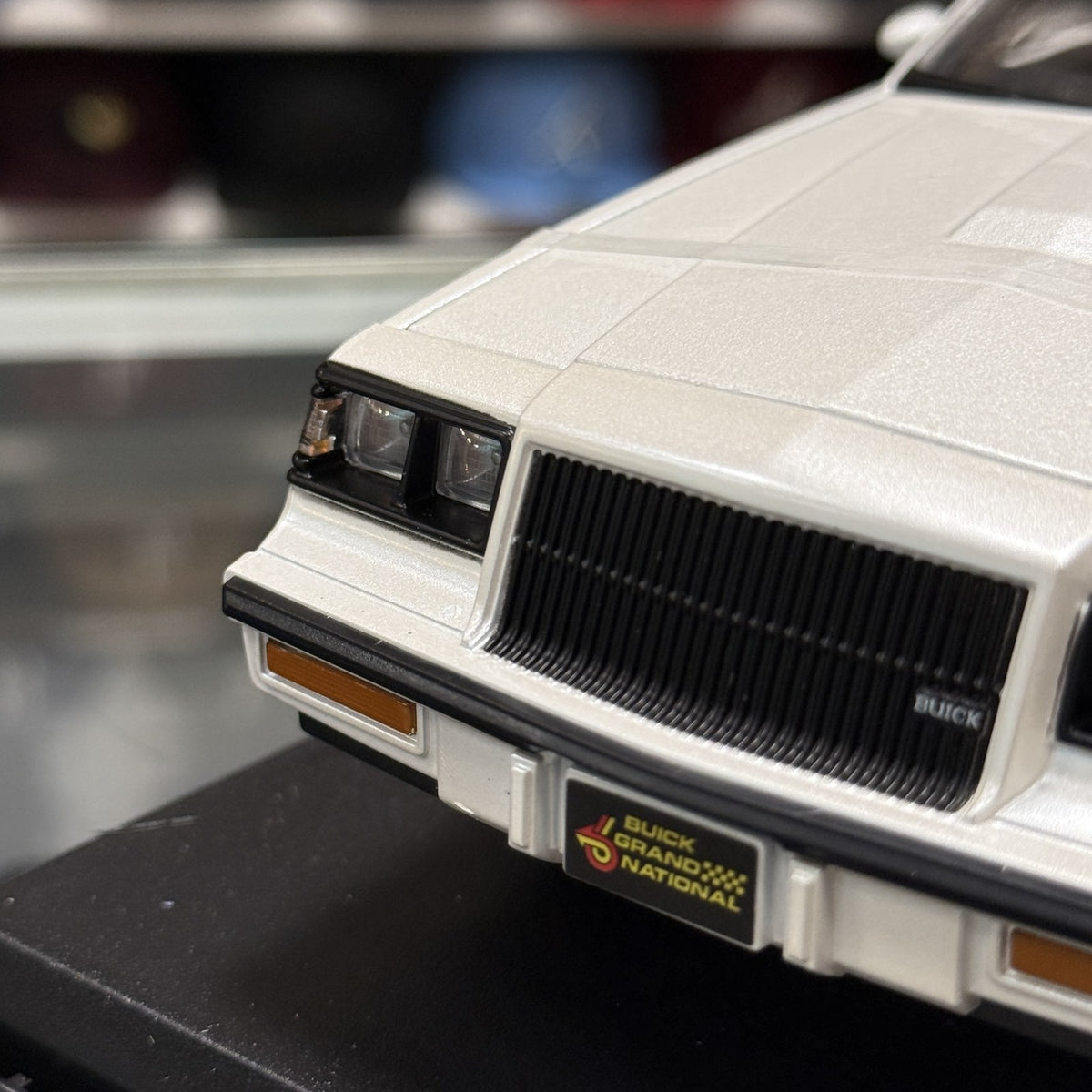Maisto 1:18 1987 Buick Grand National Pearl White Diecast Model Car | New - Product Image