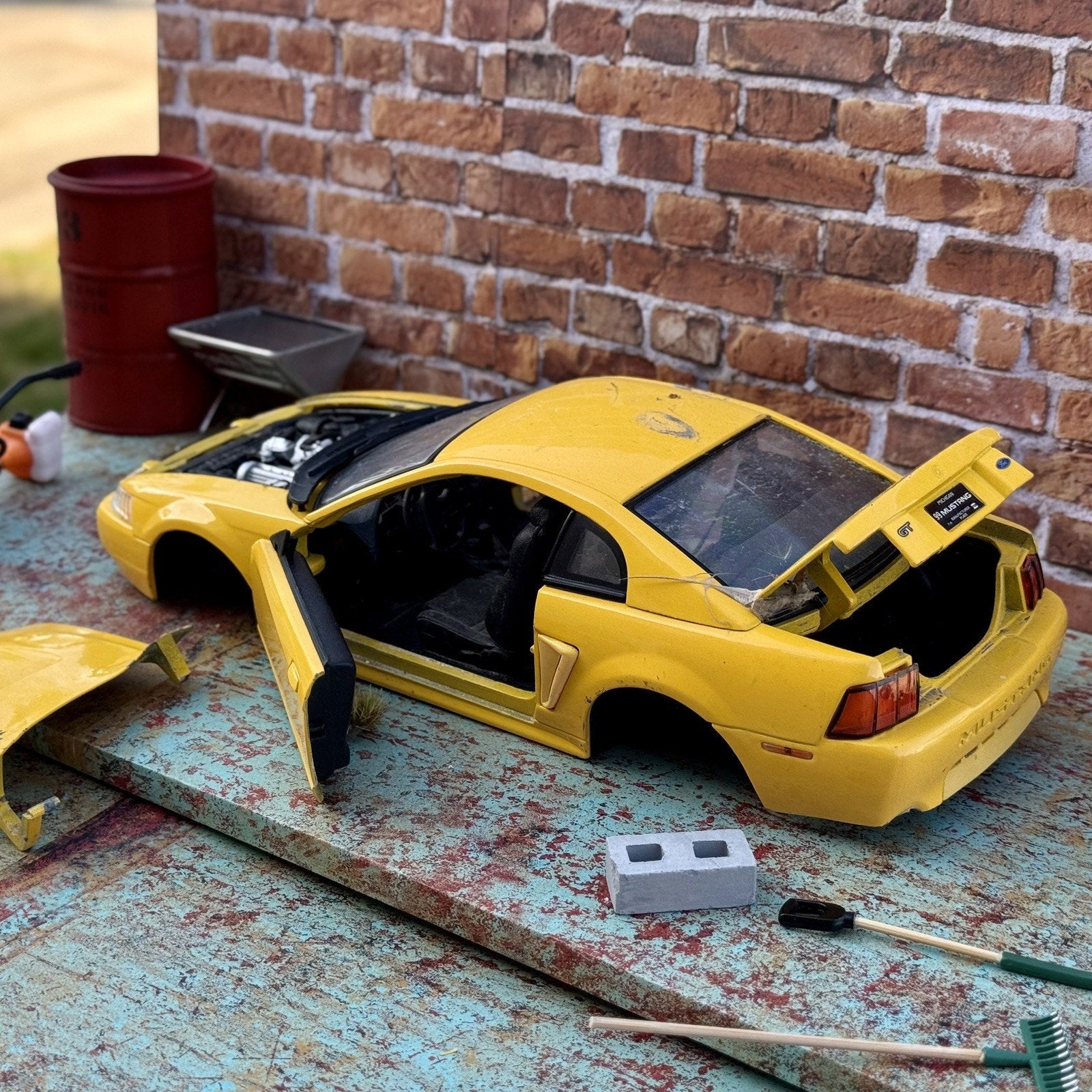 Maisto 1999 Ford Mustang GT Yellow 1/18 Scale Diecast Model Car | Diorama Parts Car - Product Image