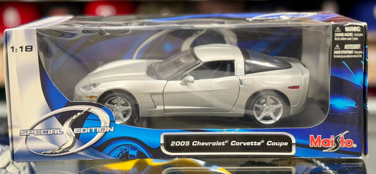 Maisto 2005 Chevrolet Corvette C6 Silver 1/18 Scale Diecast Model Car | New - Product Image