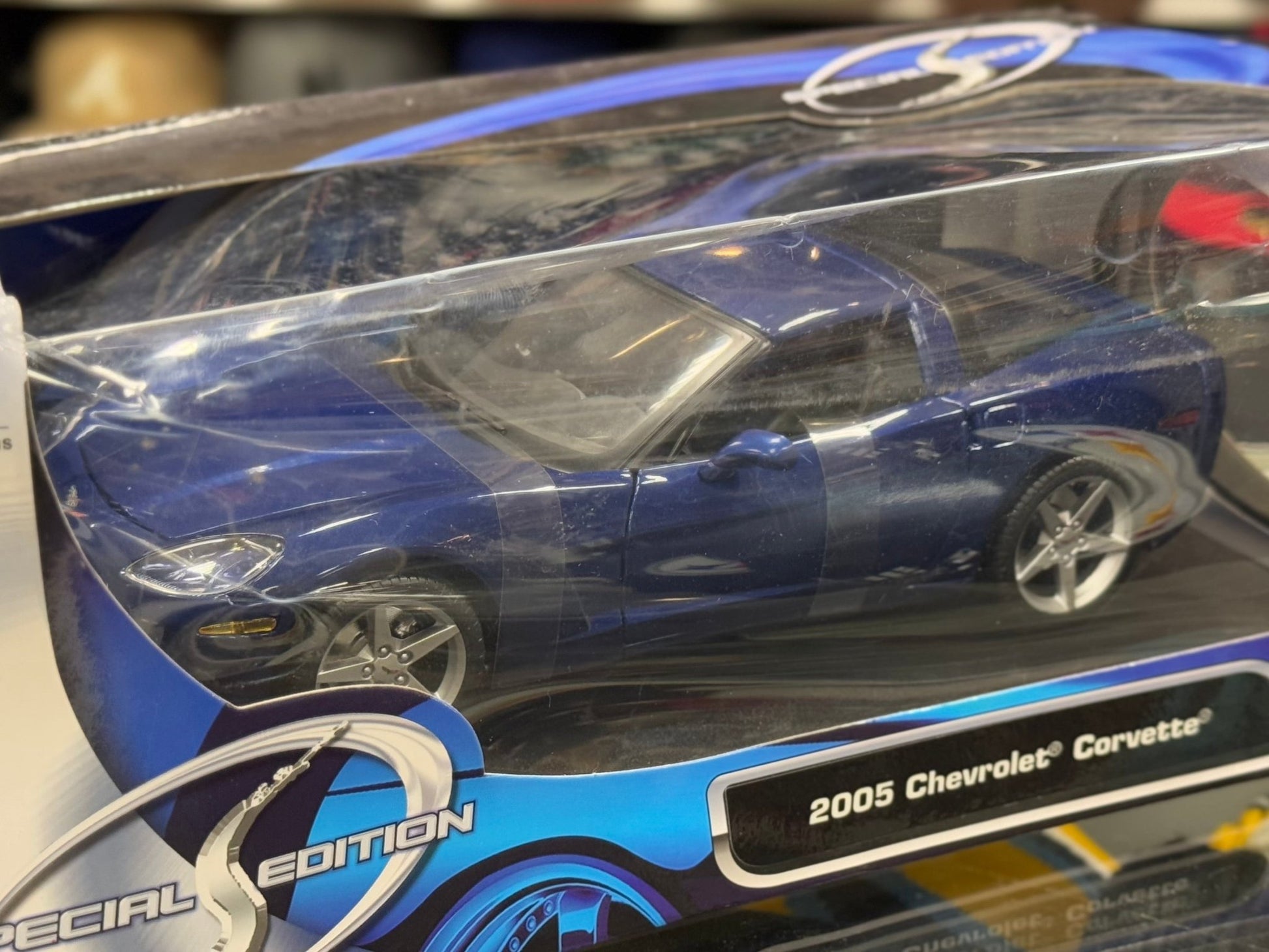 Maisto 2005 Corvette C6 Blue 1/18 Scale Diecast Model Car | New - Product Image