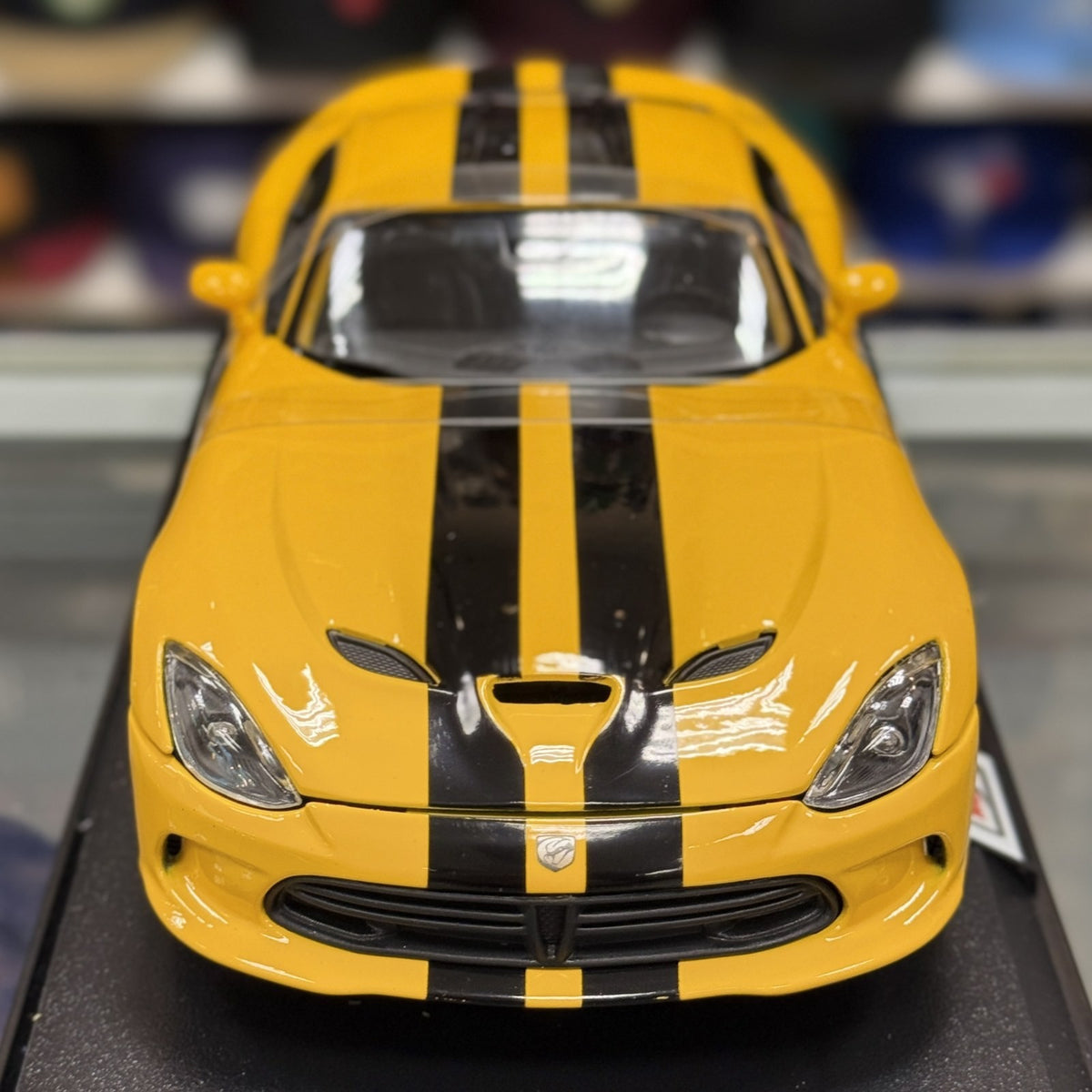 Maisto 1:18 2013 SRT Viper GTS Yellow w/ Black Stripes Diecast Model Car | New - Product Image
