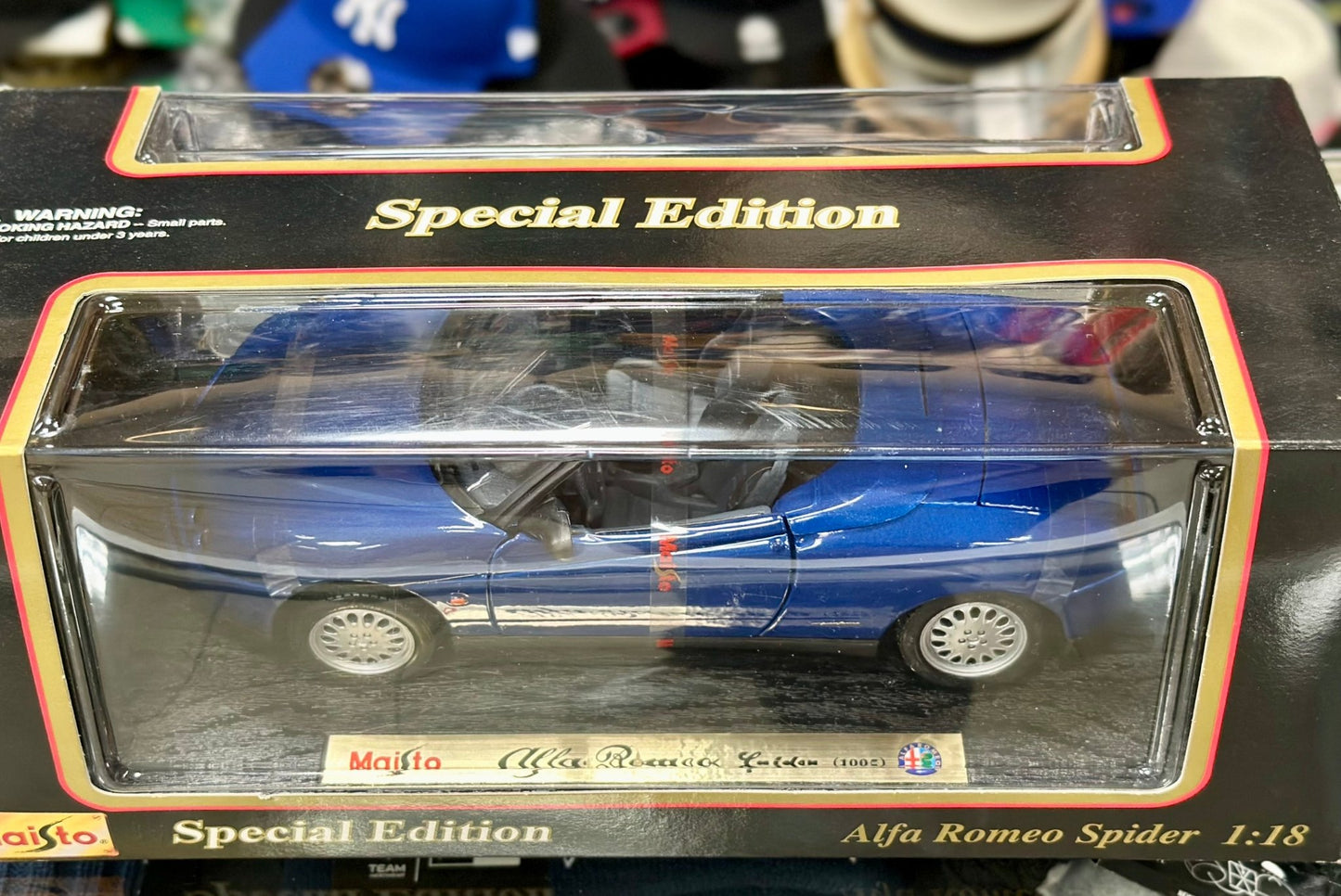 Maisto Alfa Romeo Spider Blue 1/18 Scale Diecast Model Car | New - Product Image