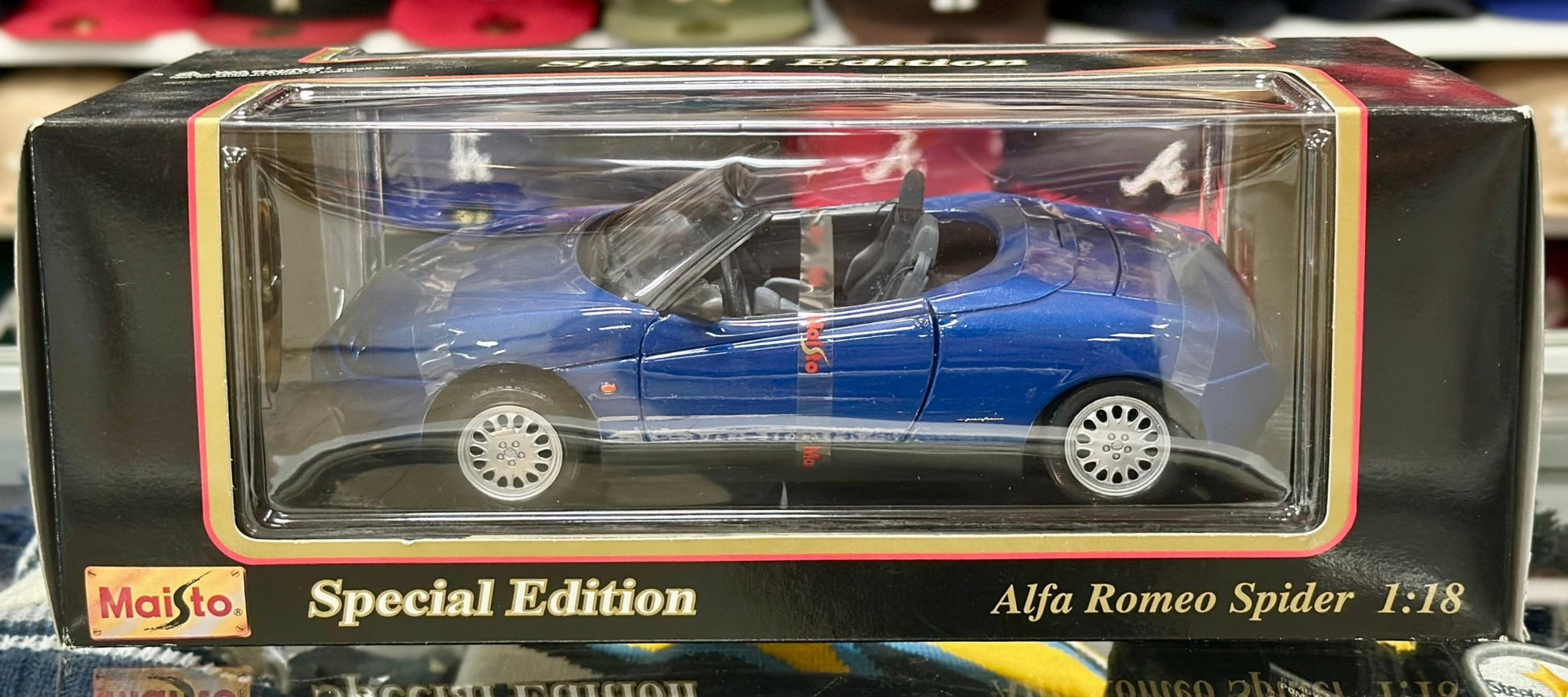 Maisto Alfa Romeo Spider Blue 1/18 Scale Diecast Model Car | New - Product Image