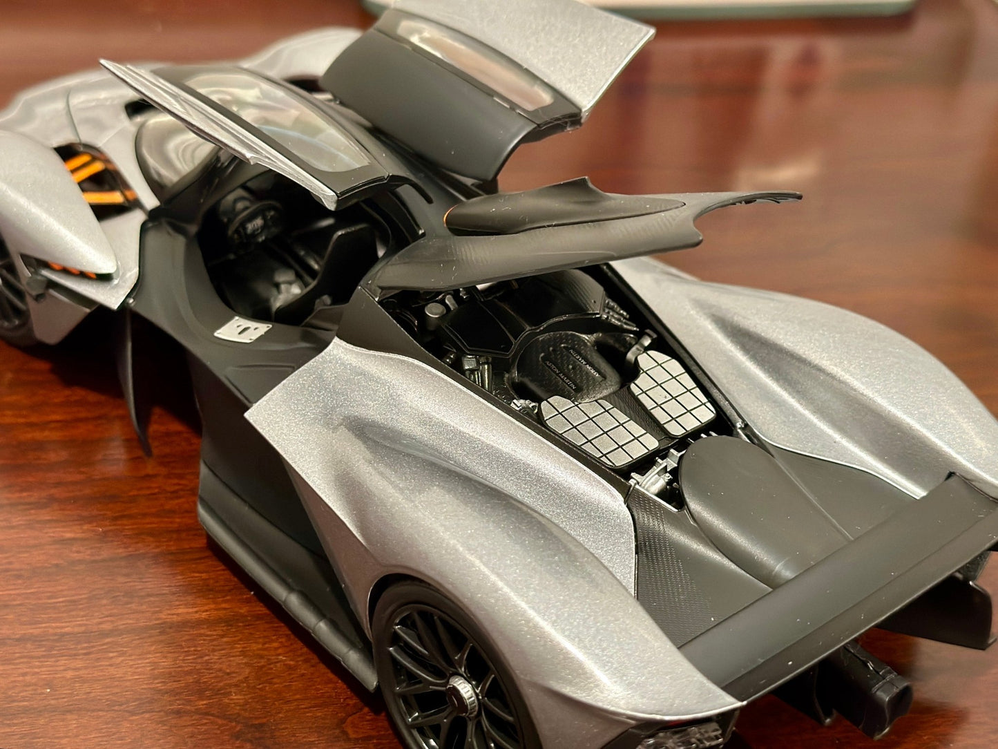 Maisto Aston Martin Valkyrie Coupe 1/18 Scale Diecast Model Car | New - Product Image