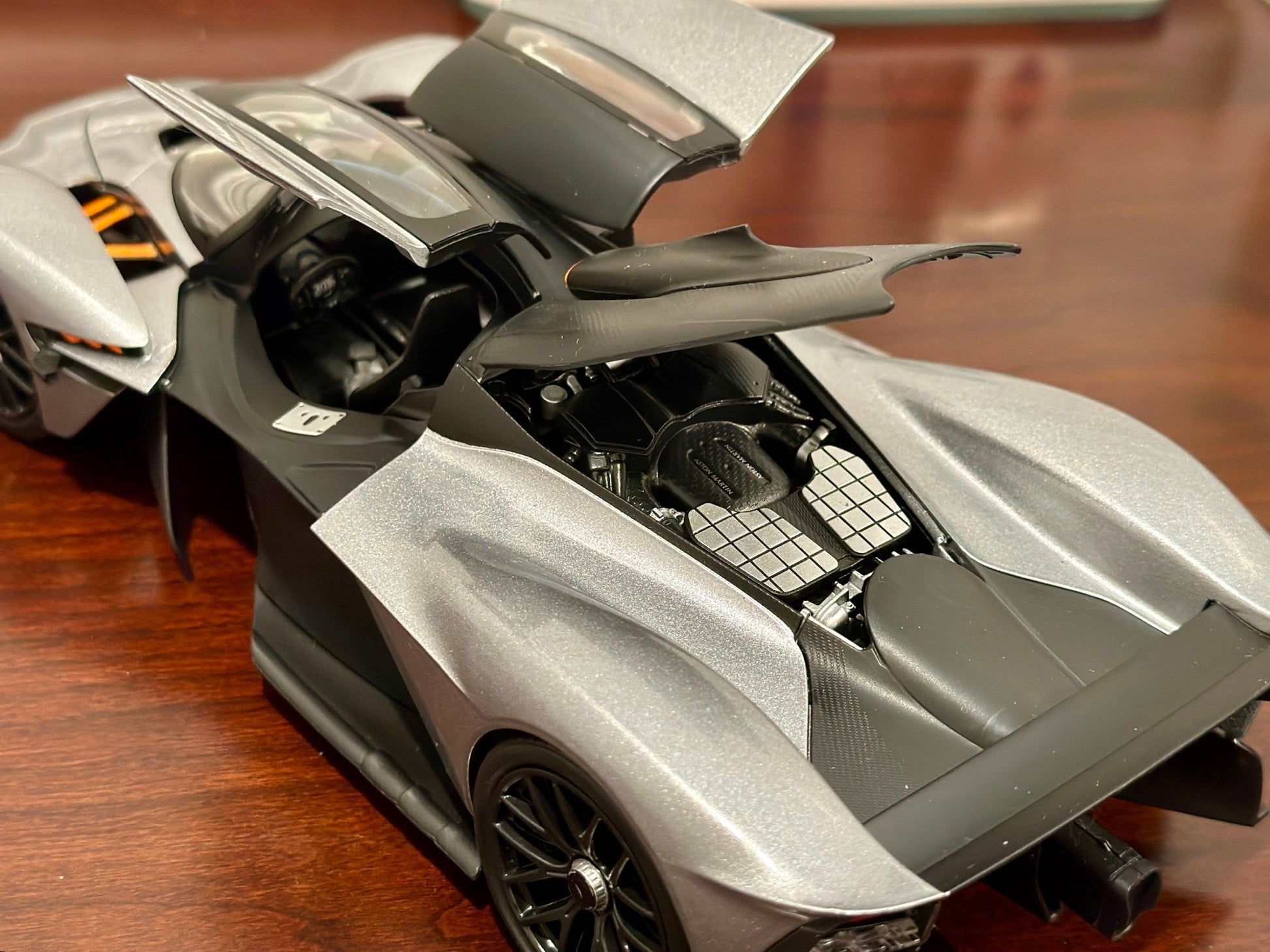 Maisto Aston Martin Valkyrie Coupe 1/18 Scale Diecast Model Car | New - Product Image