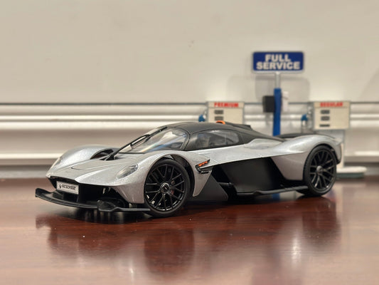 Maisto Aston Martin Valkyrie Coupe 1/18 Scale Diecast Model Car | New - Product Image