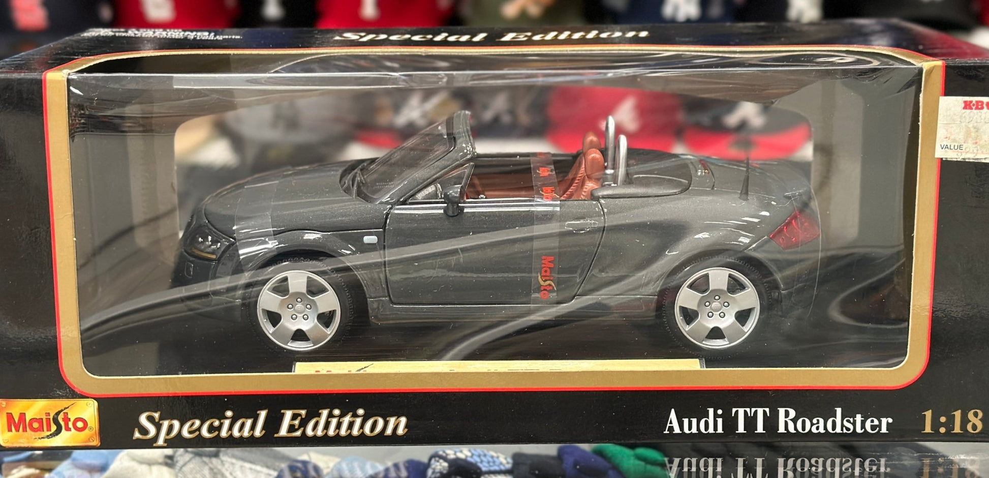 Maisto Audi TT Roadster Gray 1/18 Scale Diecast Model Car - Product Image