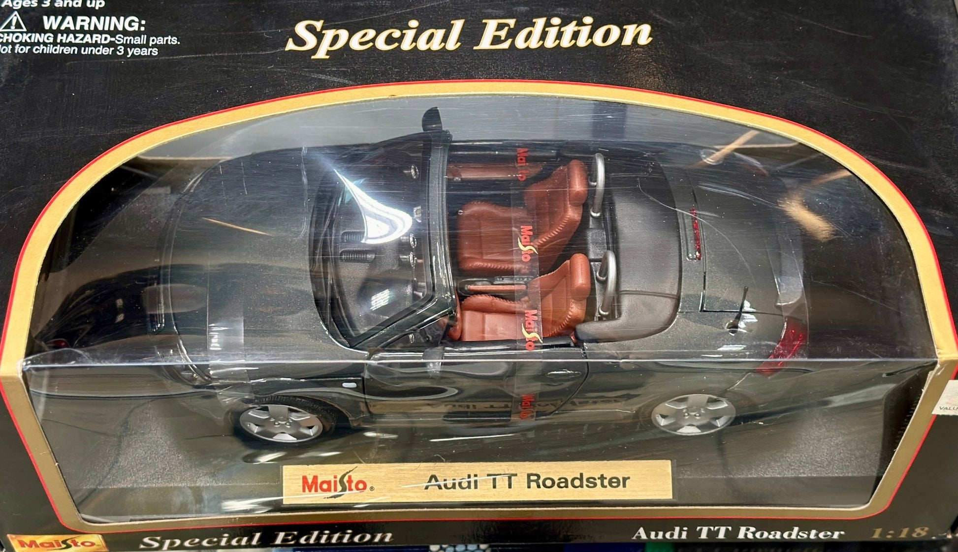 Maisto Audi TT Roadster Gray 1/18 Scale Diecast Model Car - Product Image