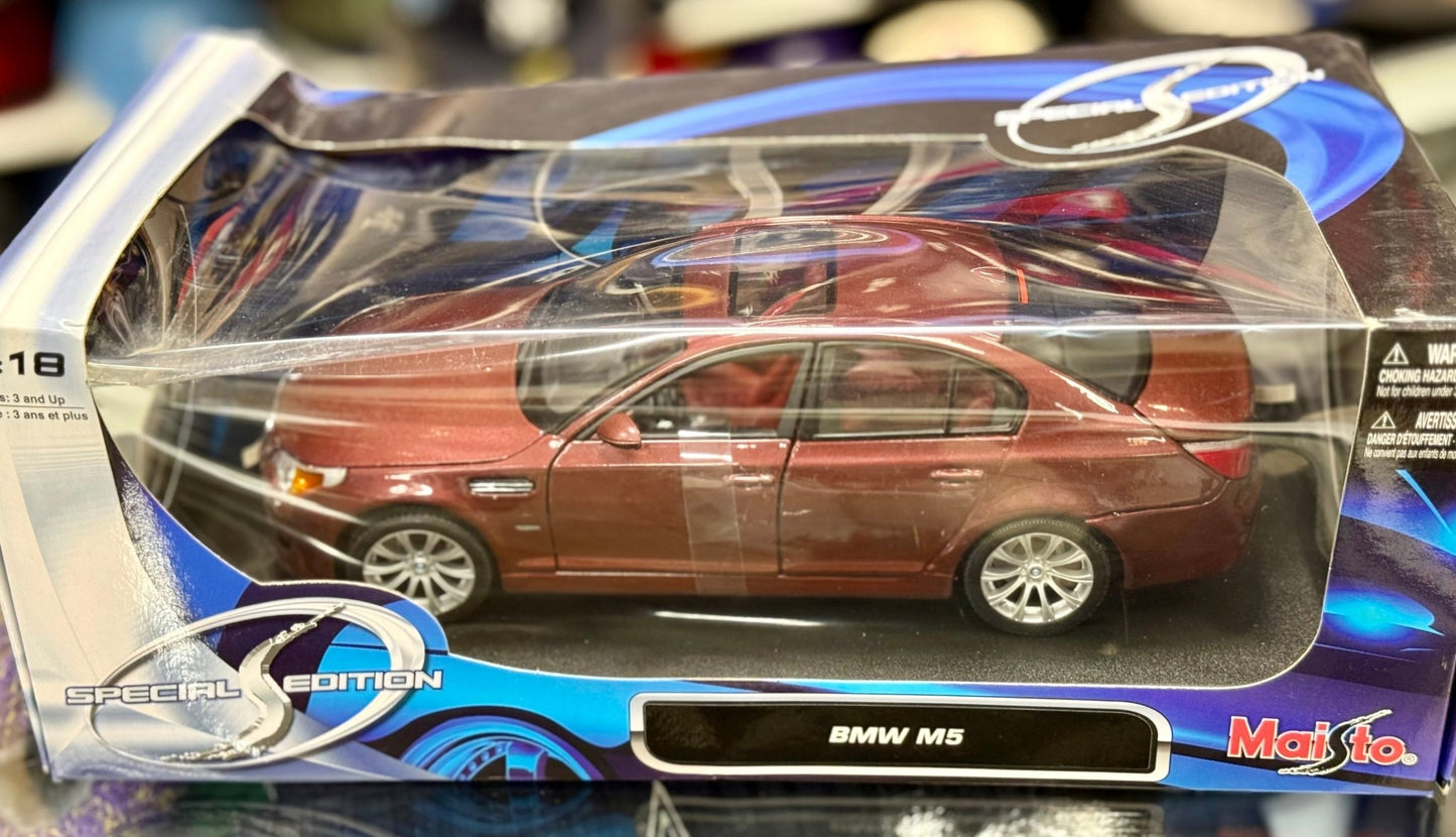 Maisto BMW (E60) M5 Maroon 1/18 Scale Diecast Model Car | New - Product Image