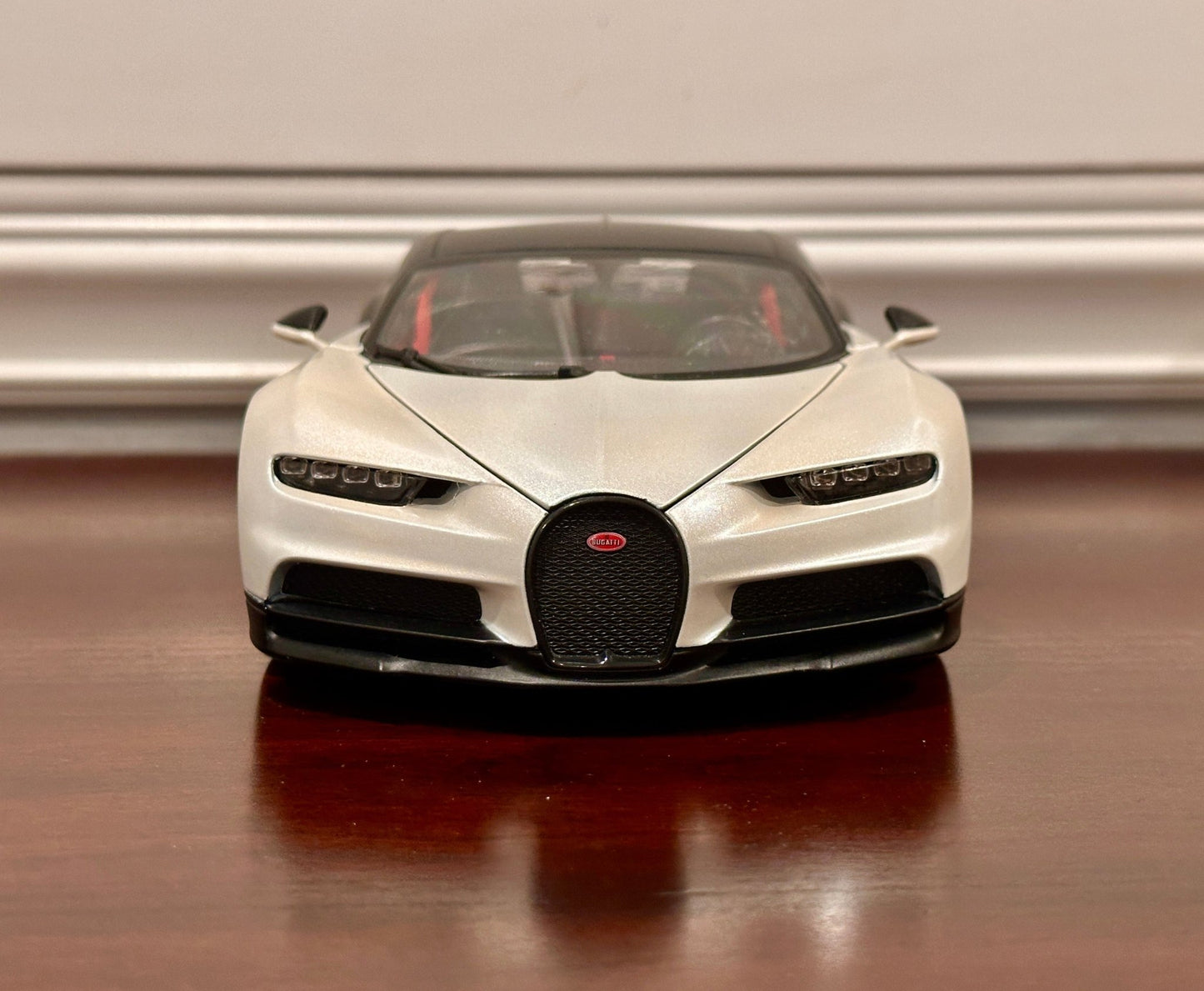 Maisto Bugatti Chiron Sport White/Black 1/18 Scale Diecast Model Car - Product Image