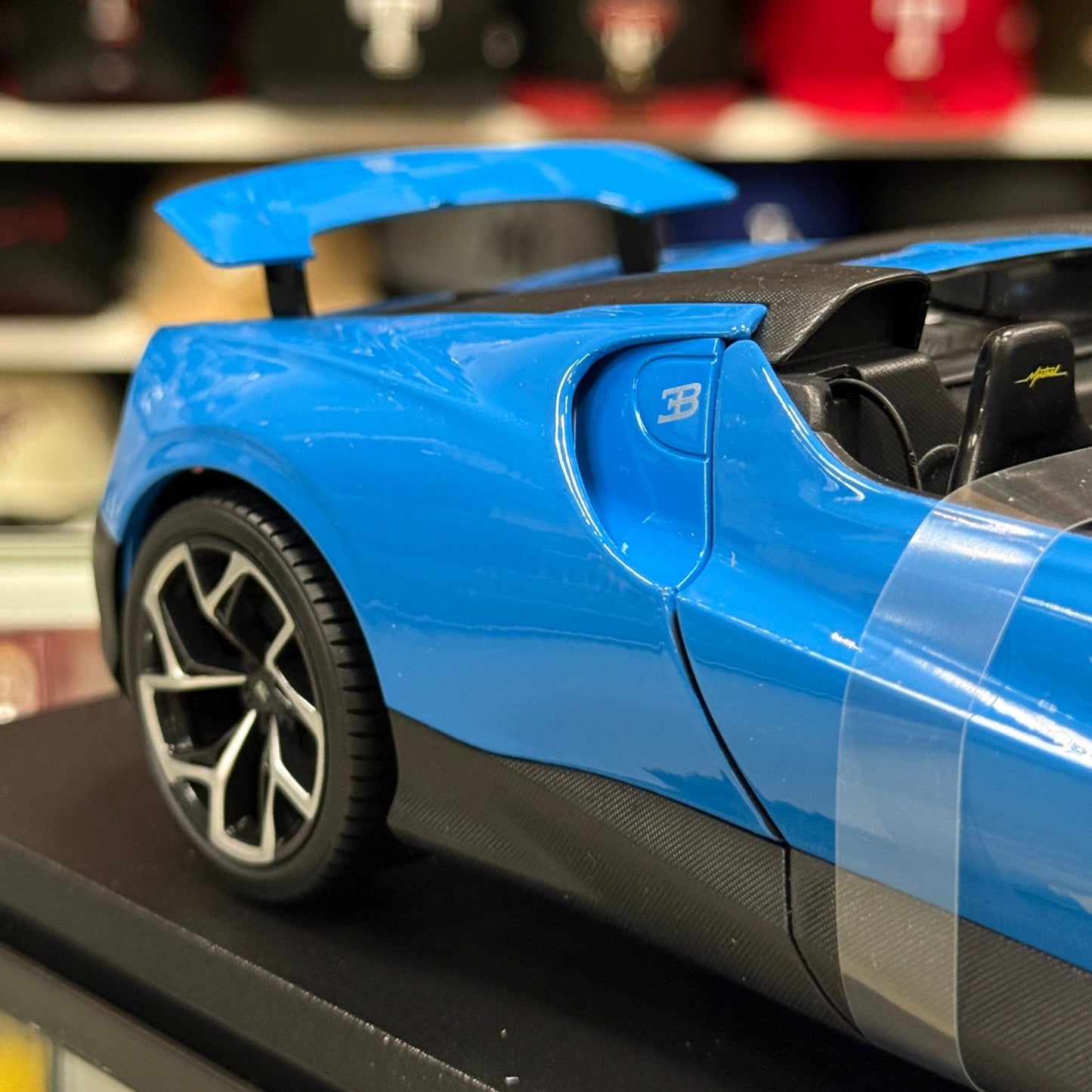 Maisto Bugatti Mistral Blue 1/18 Scale Diecast Model Car | New - Product Image