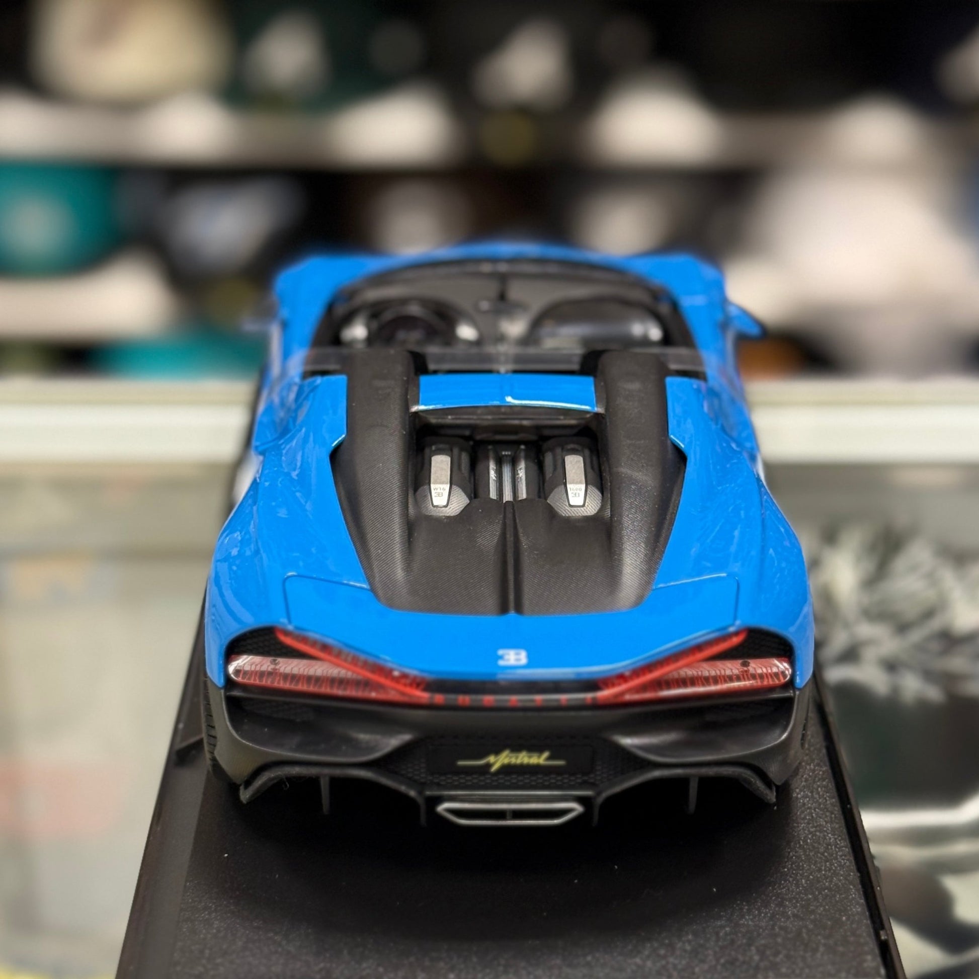 Maisto Bugatti Mistral Blue 1/18 Scale Diecast Model Car | New - Product Image