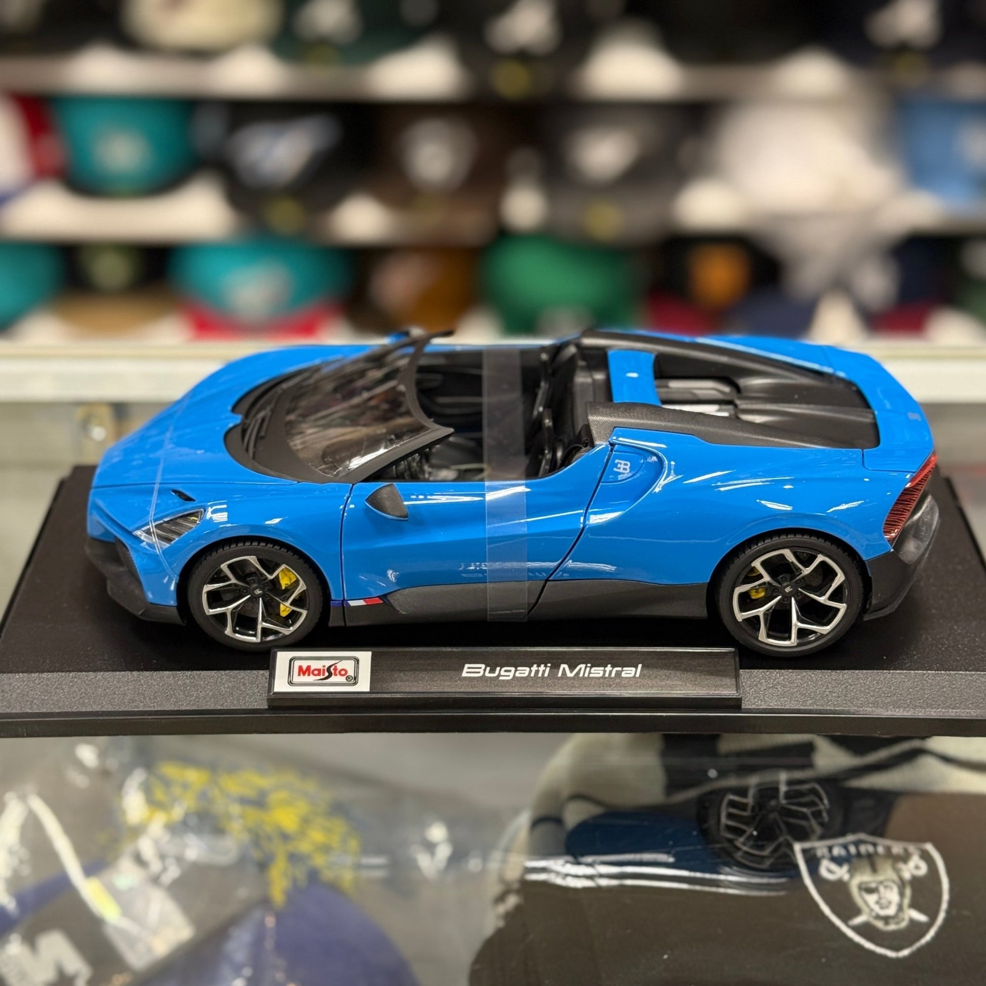 Maisto Bugatti Mistral Blue 1/18 Scale Diecast Model Car | New - Product Image