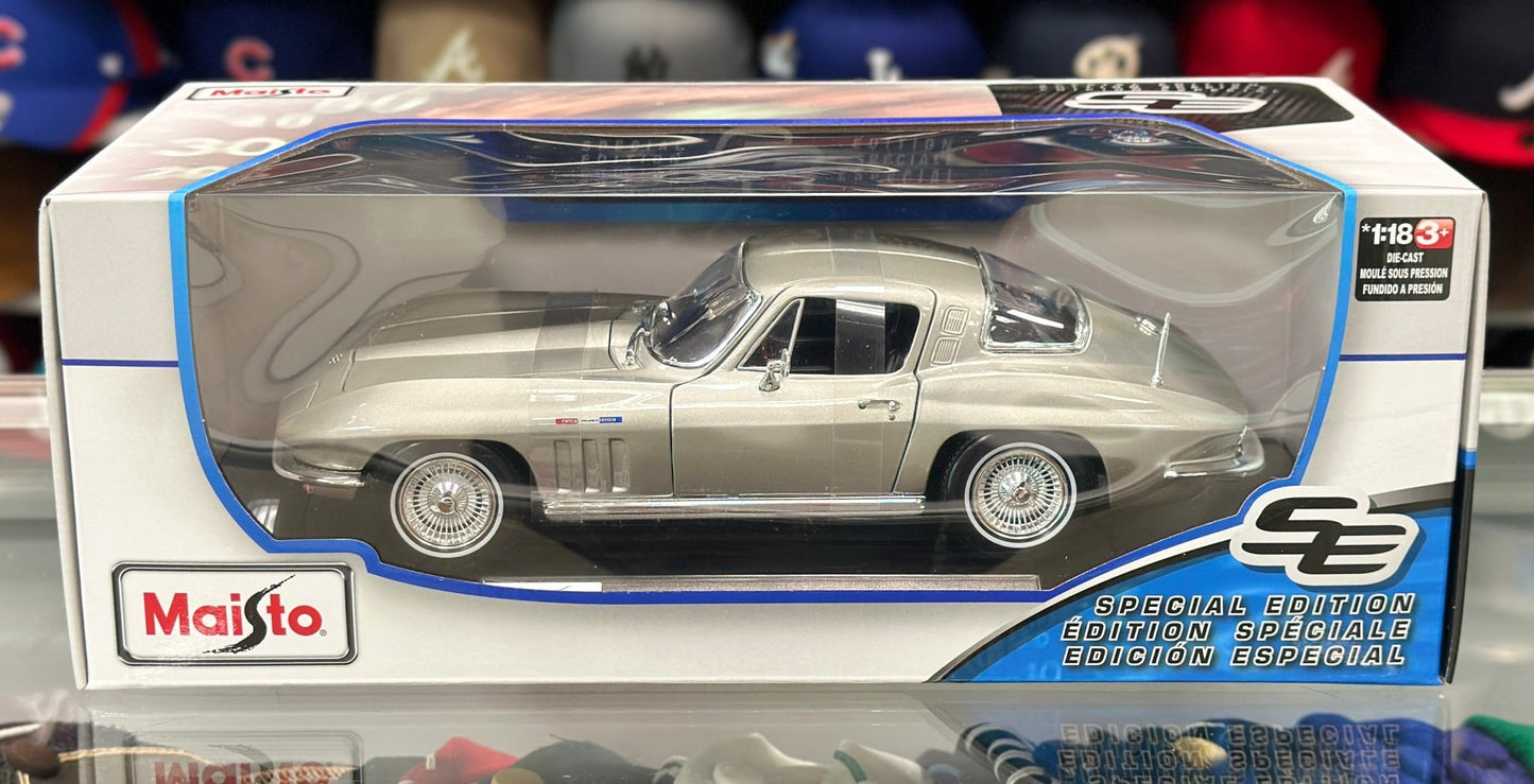 Maisto Chevrolet Corvette Stingray Silver 1/18 Scale Diecast Model Car | New - Product Image