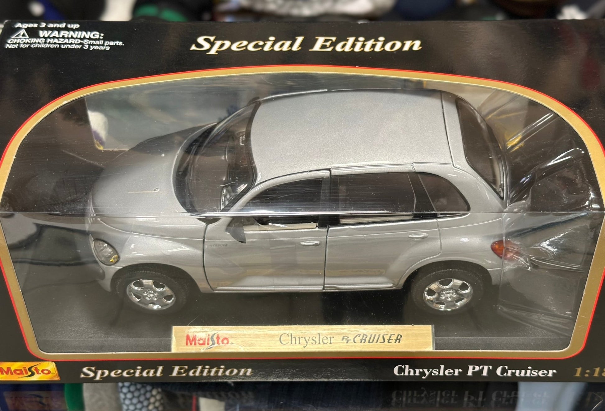 Maisto Chrysler PT Cruiser Silver 1/18 Scale Diecast Model Car | New - Product Image