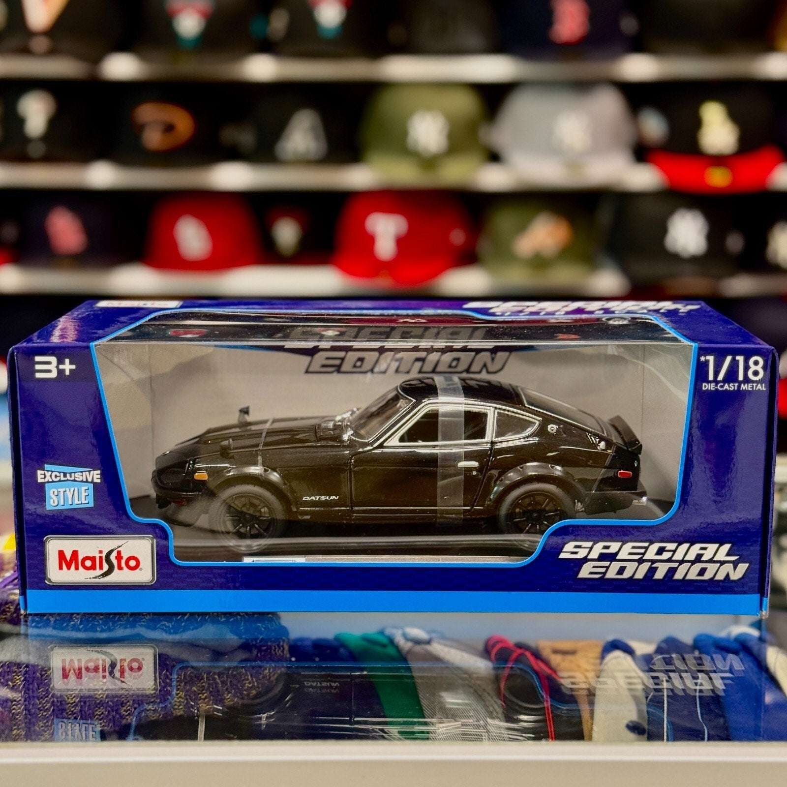 Maisto Datsun 240Z 'JDM Wide-body' Black 1/18 Scale Diecast Model Car | New - Product Image