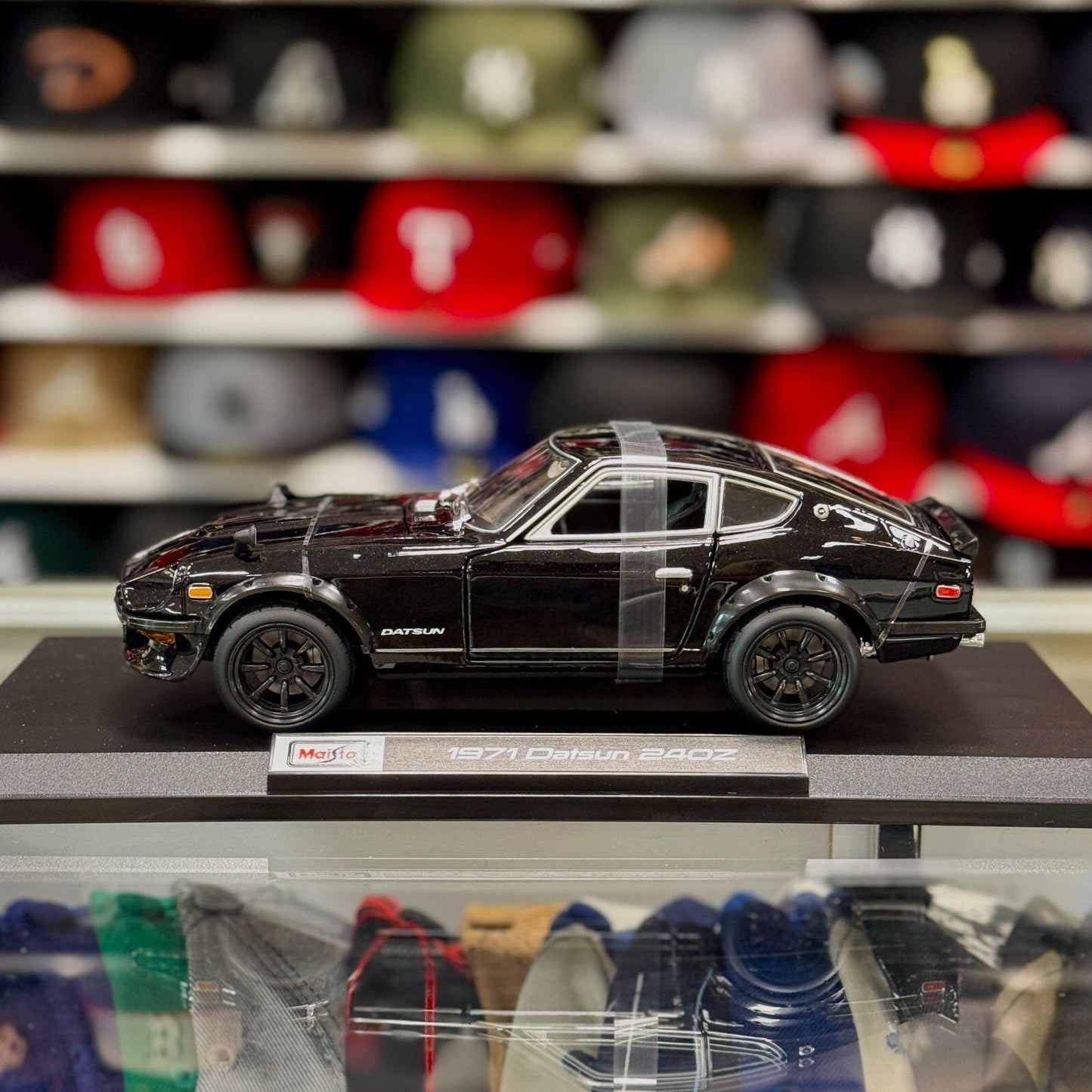 Maisto Datsun 240Z 'JDM Wide-body' Black 1/18 Scale Diecast Model Car | New - Product Image