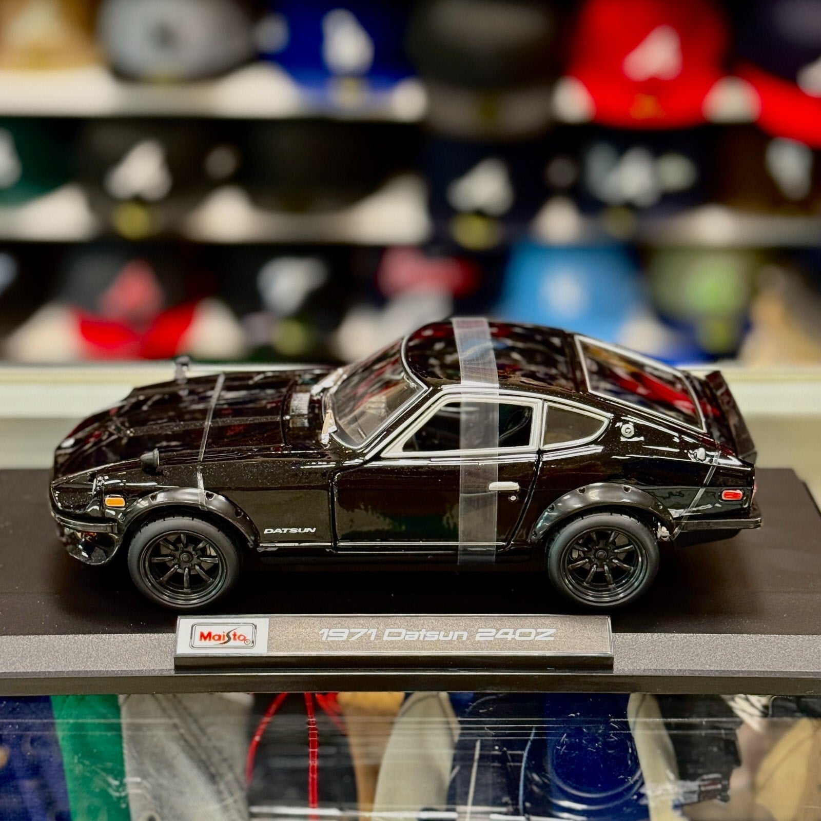 Maisto Datsun 240Z 'JDM Wide-body' Black 1/18 Scale Diecast Model Car | New - Product Image