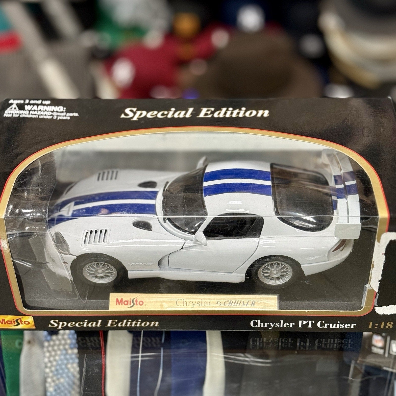 Maisto Dodge Viper GT2 GTS-R White 1/18 Scale Diecast Model Car | New - Product Image