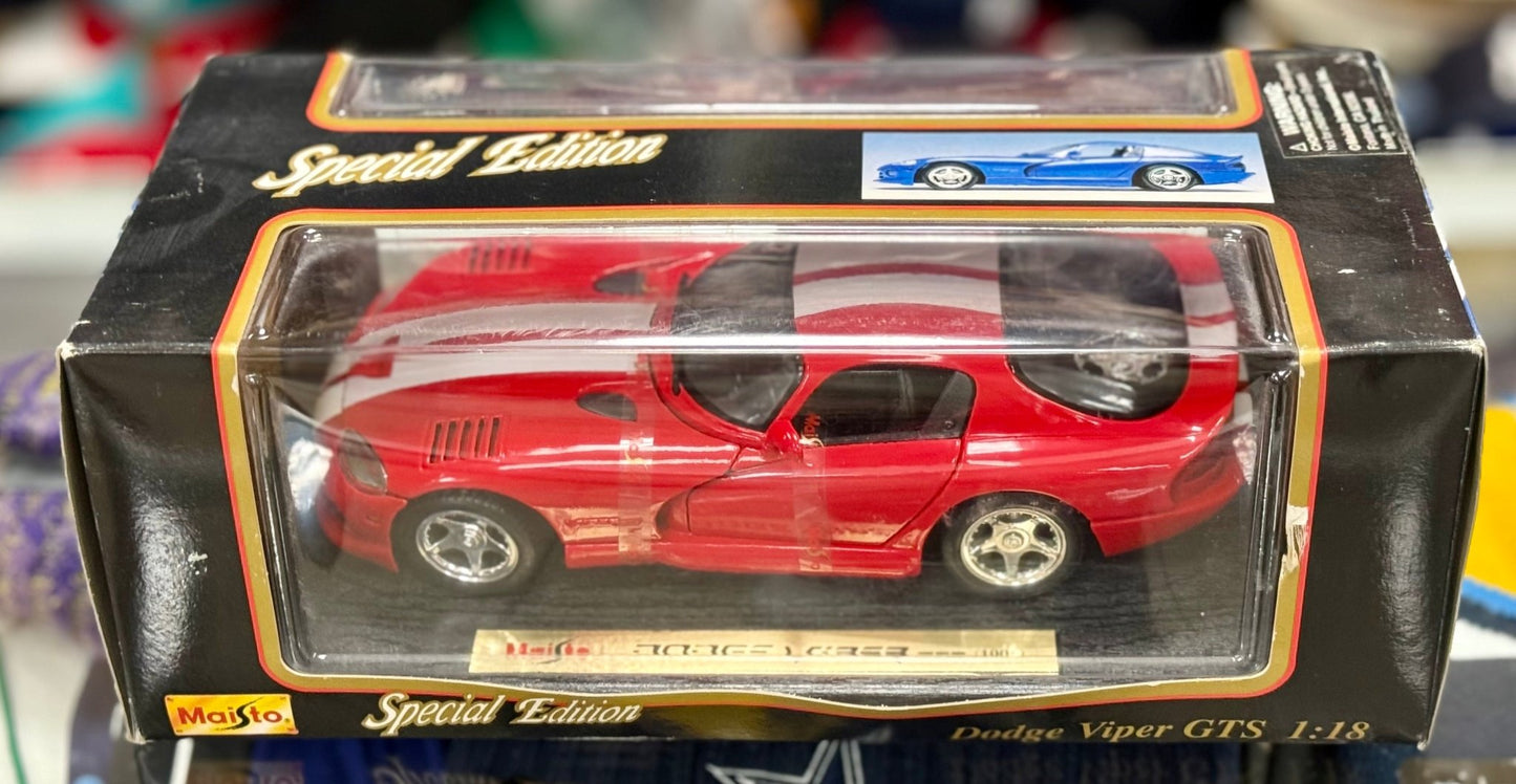 Maisto Dodge Viper GTS Red w/ White Stripes 1/18 Scale Diecast Model Car | New - Product Image