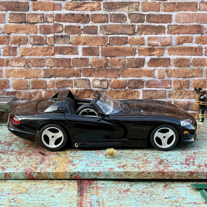 Maisto Dodge Viper RT/10 Black Broken Wheel 1/18 Scale Diecast Model Car | Diorama Parts Car - Product Image