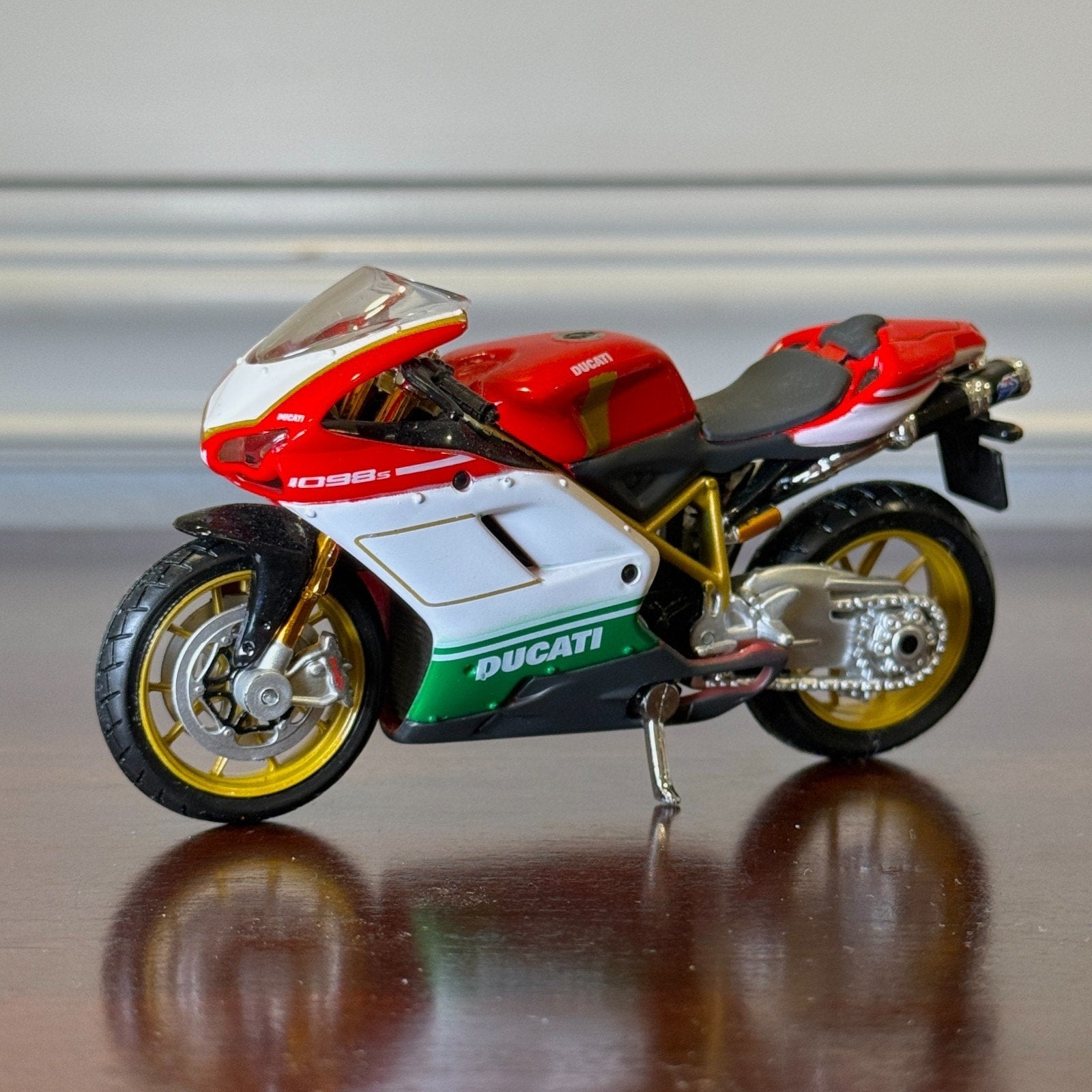 Maisto Ducati 1098S Tricolore 1/18 Scale Diecast Model Bike | In Box - Product Image