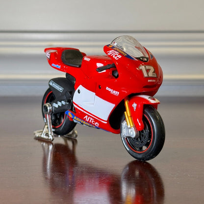 Maisto Ducati Corse Desmosedici 1/18 Scale Diecast Model Bike | In Box - Product Image