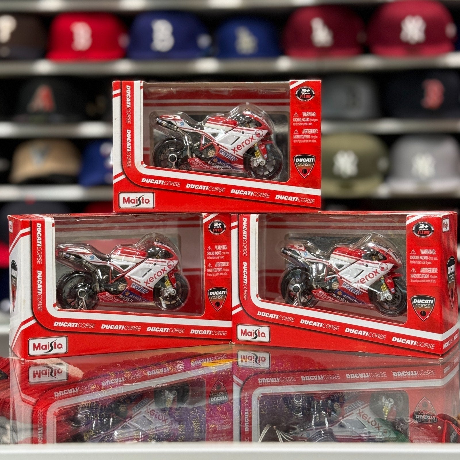 Maisto Ducati Corse 'Xerox' Red/White 1/18 Scale Diecast Racing Motorcycle | New - Product Image