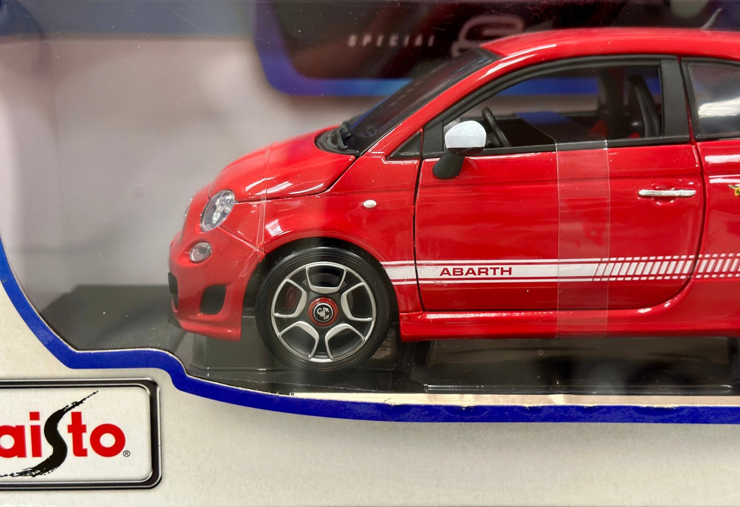 Maisto Fiat Abarth 500 Red 1/18 1/18 Scale Diecast Model Car | New - Product Image