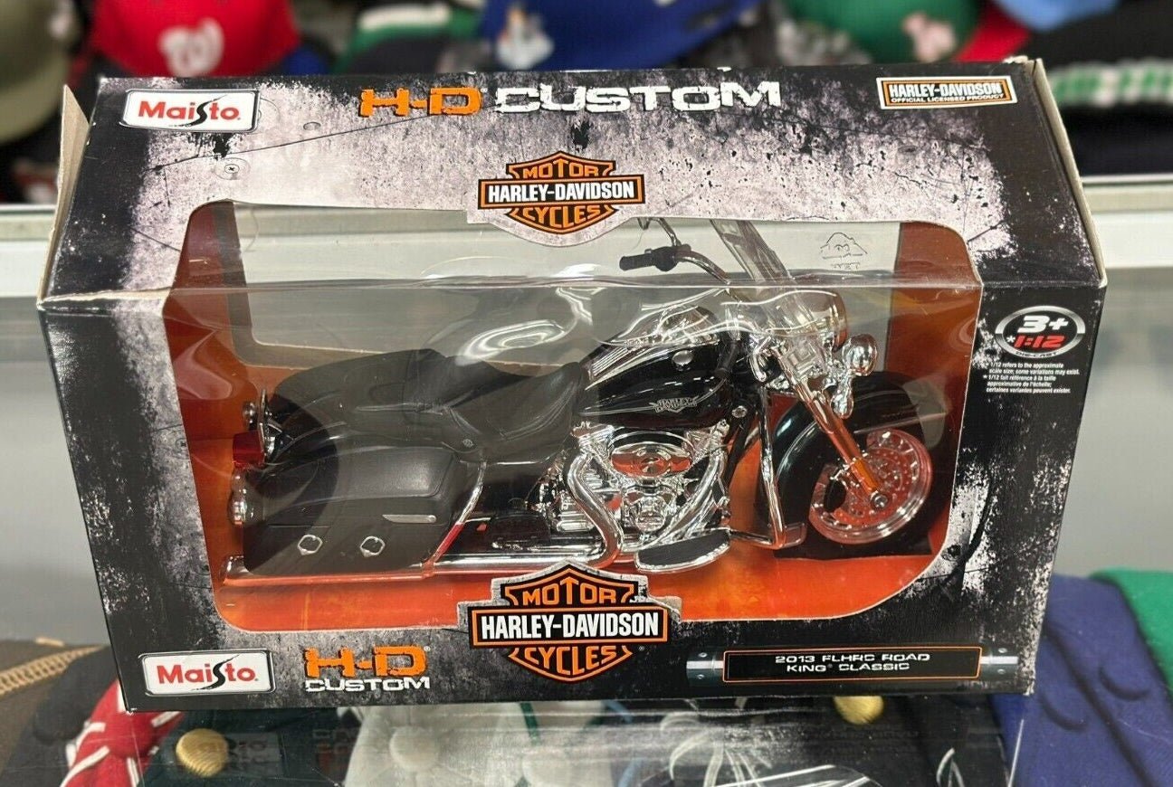 Maisto Harley Davidson FLHR Road King Classic Motorcycle 1/12 Scale Diecast Model Bike | New - Product Image