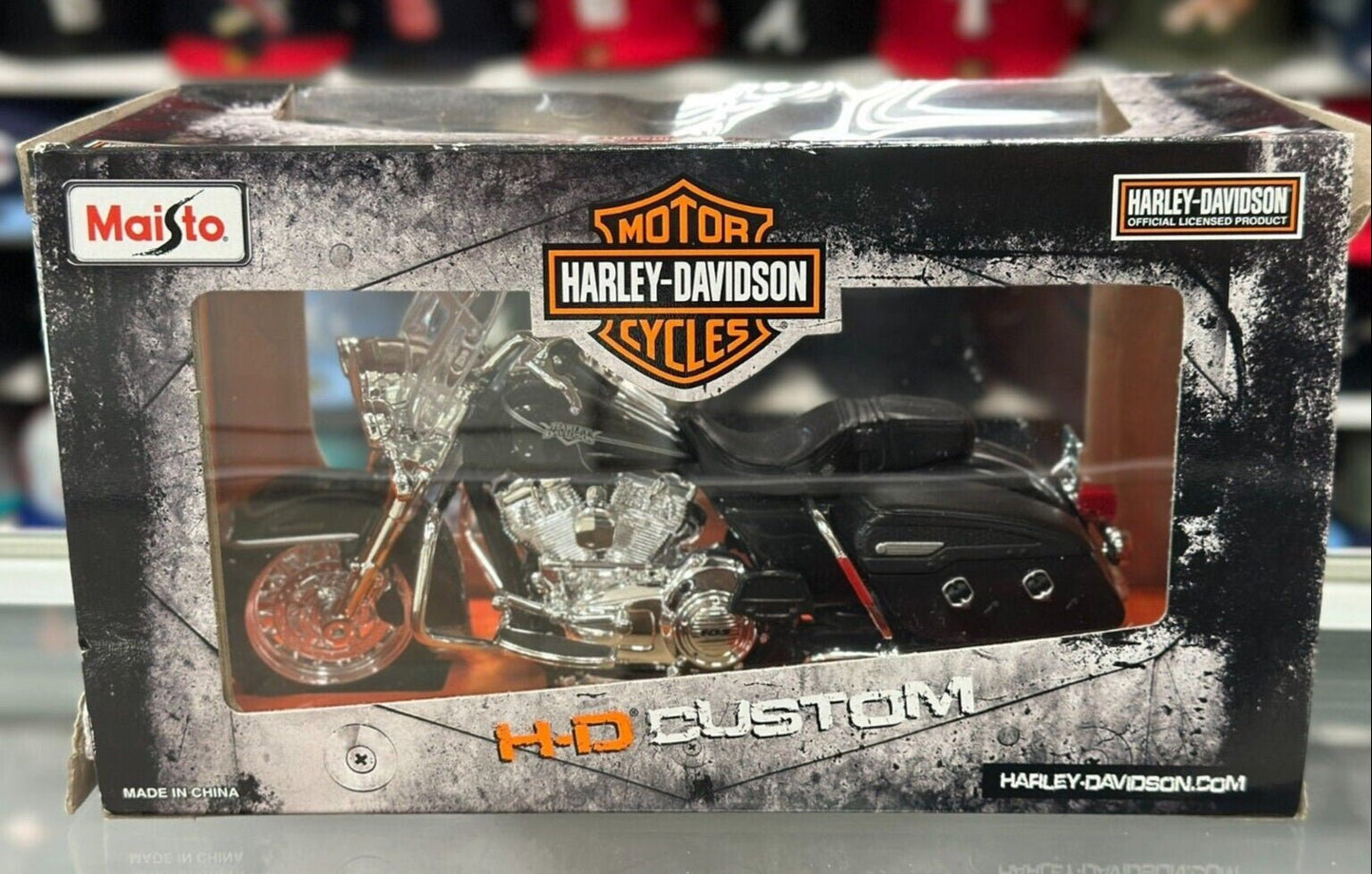 Maisto Harley Davidson FLHR Road King Classic Motorcycle 1/12 Scale Diecast Model Bike | New - Product Image