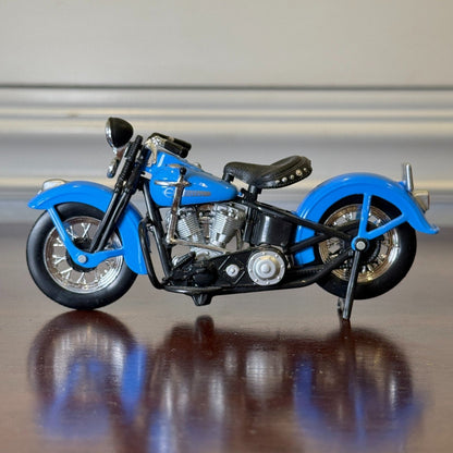 Maisto Harley Davidson Road King Light Blue 1/18 Scale Diecast Model Motorcycle | In Box - Product Image