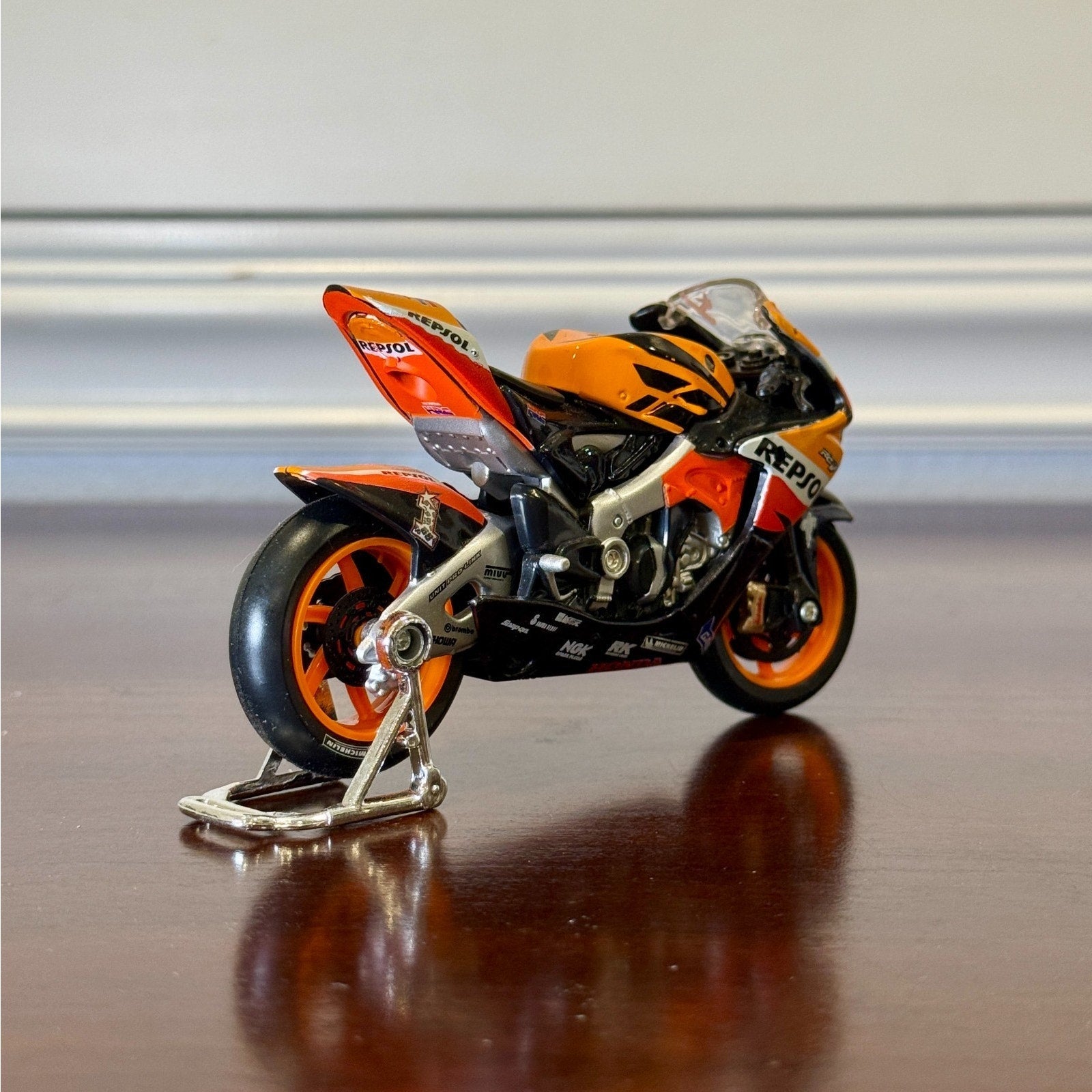 Maisto Honda RCV211 Repsol Racing Bike 1/18 Scale Model Bike | In Box - Product Image