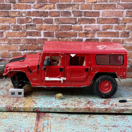 Maisto Hummer Station Wagon on Base Red 1/18 Scale Diecast Model Car | Diorama Parts Car - Product Image