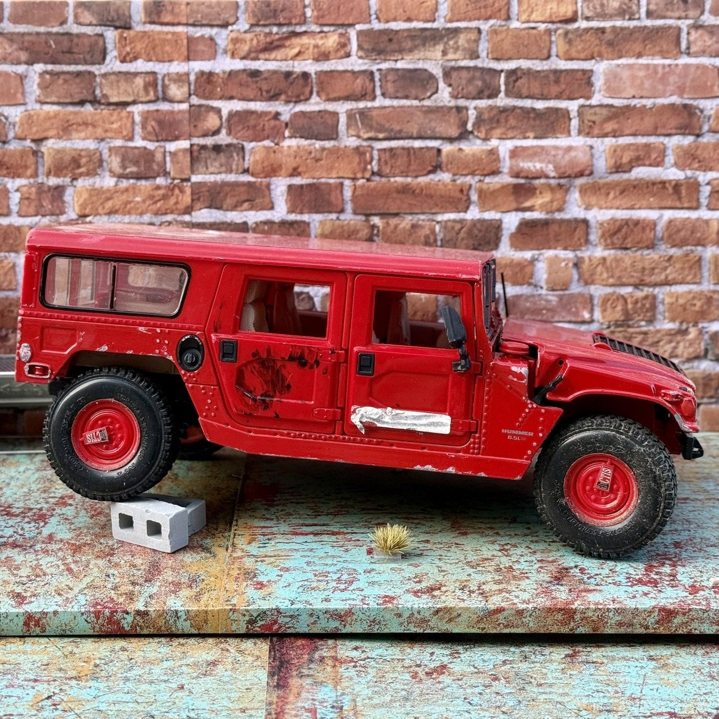 Maisto Hummer Station Wagon on Base Red 1/18 Scale Diecast Model Car | Diorama Parts Car - Product Image