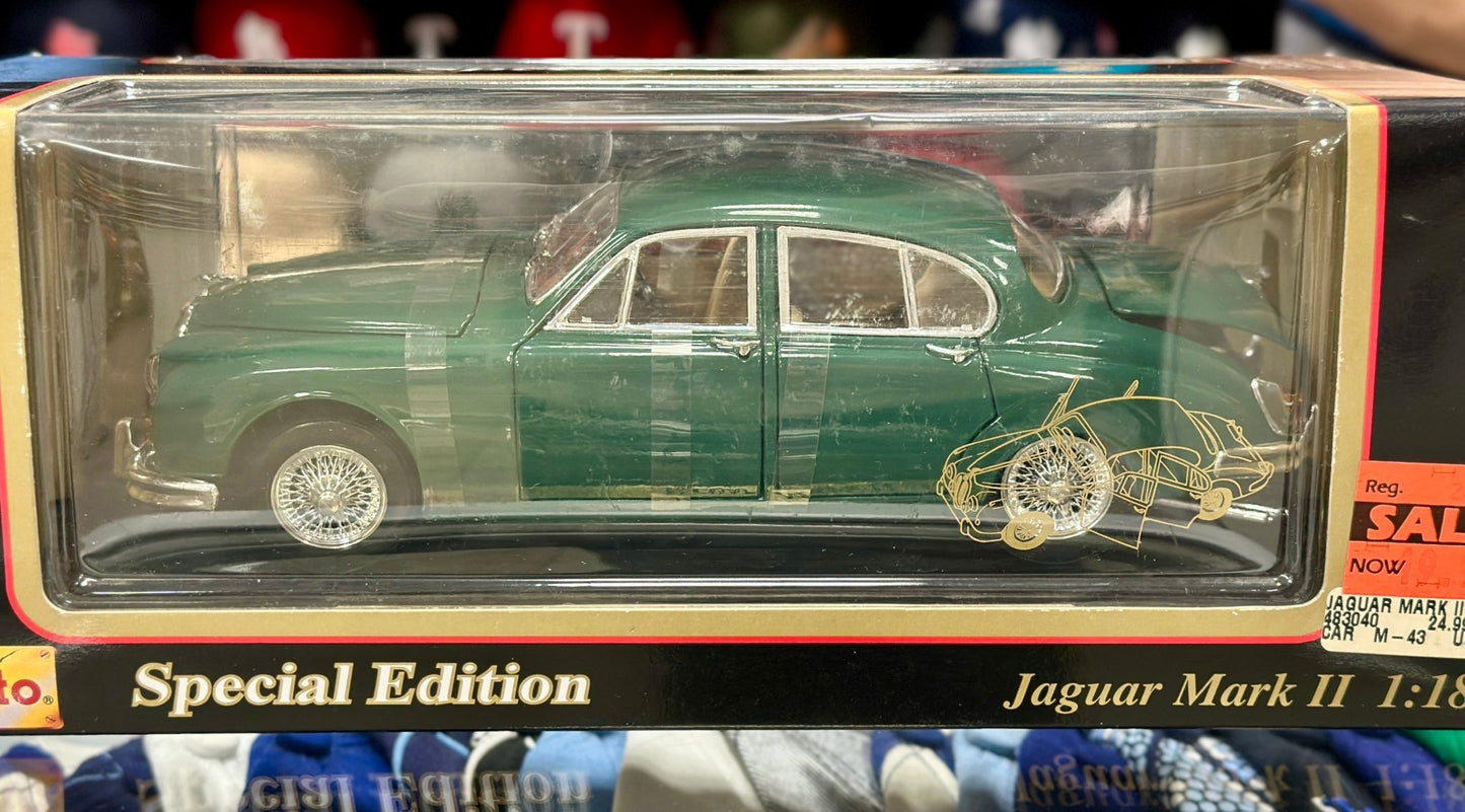 Maisto Jaguar Mark II 1/18 Scale Diecast Model Car | New - Product Image