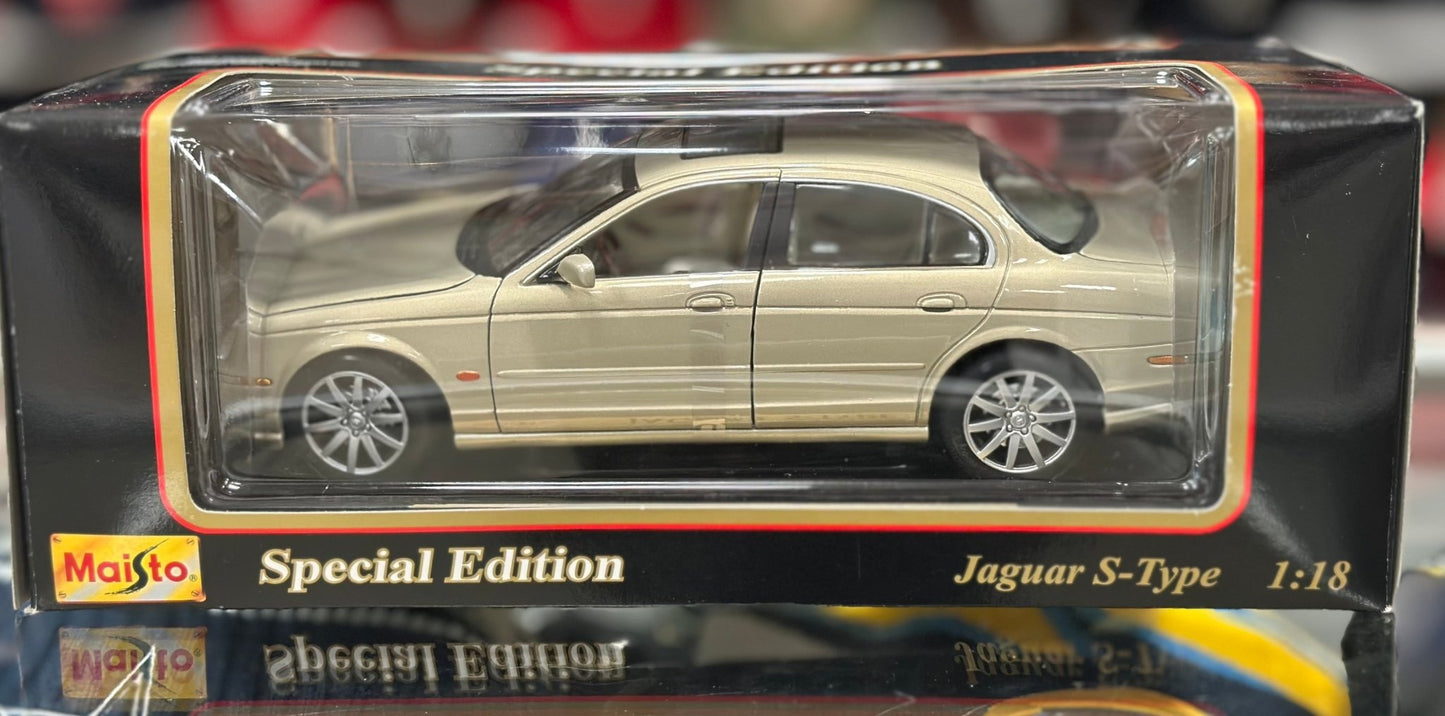 Maisto Jaguar X-Type Champagne 1/18 Scale Diecast Model Car | New - Product Image
