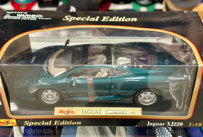 Maisto Jaguar XJ220 Green 1/18 Scale Diecast Model Car | New - Product Image